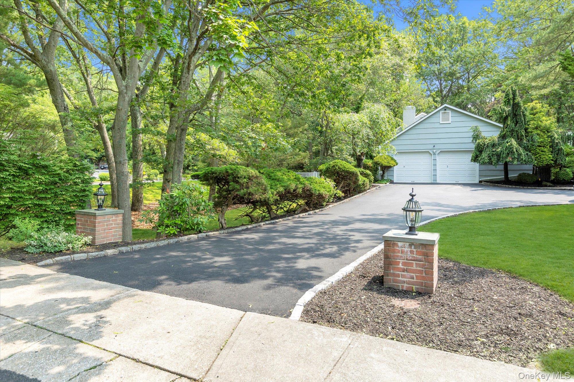 2 Westbourne Lane, Melville, NY 11747