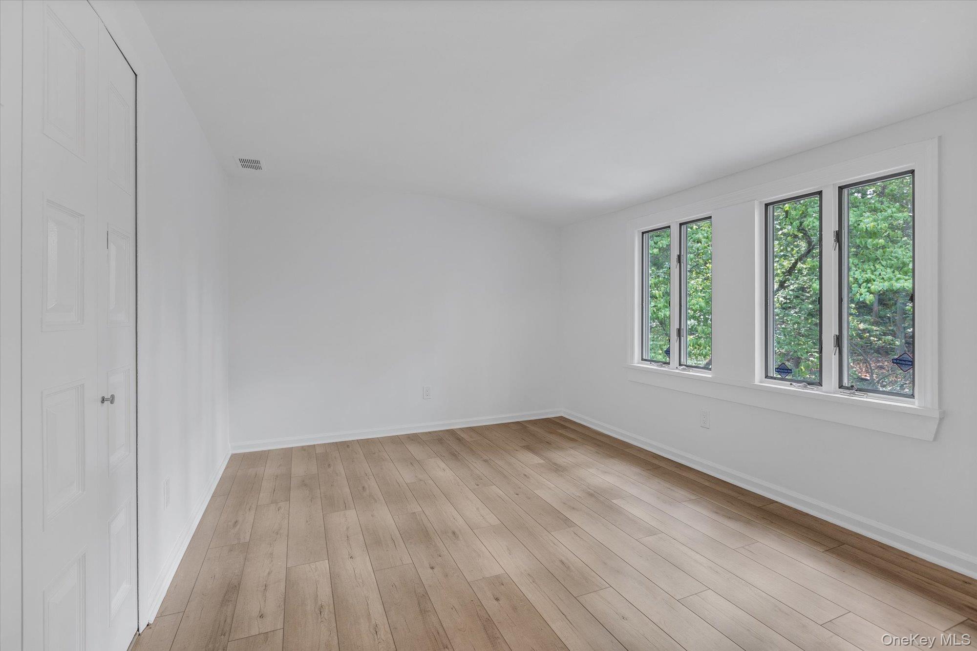 2 Westbourne Lane, Melville, NY 11747