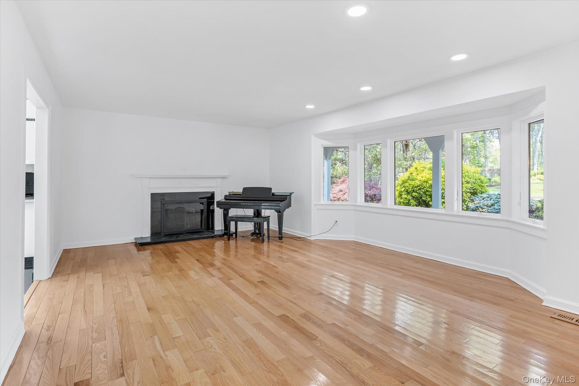 2 Westbourne Lane, Melville, NY 11747