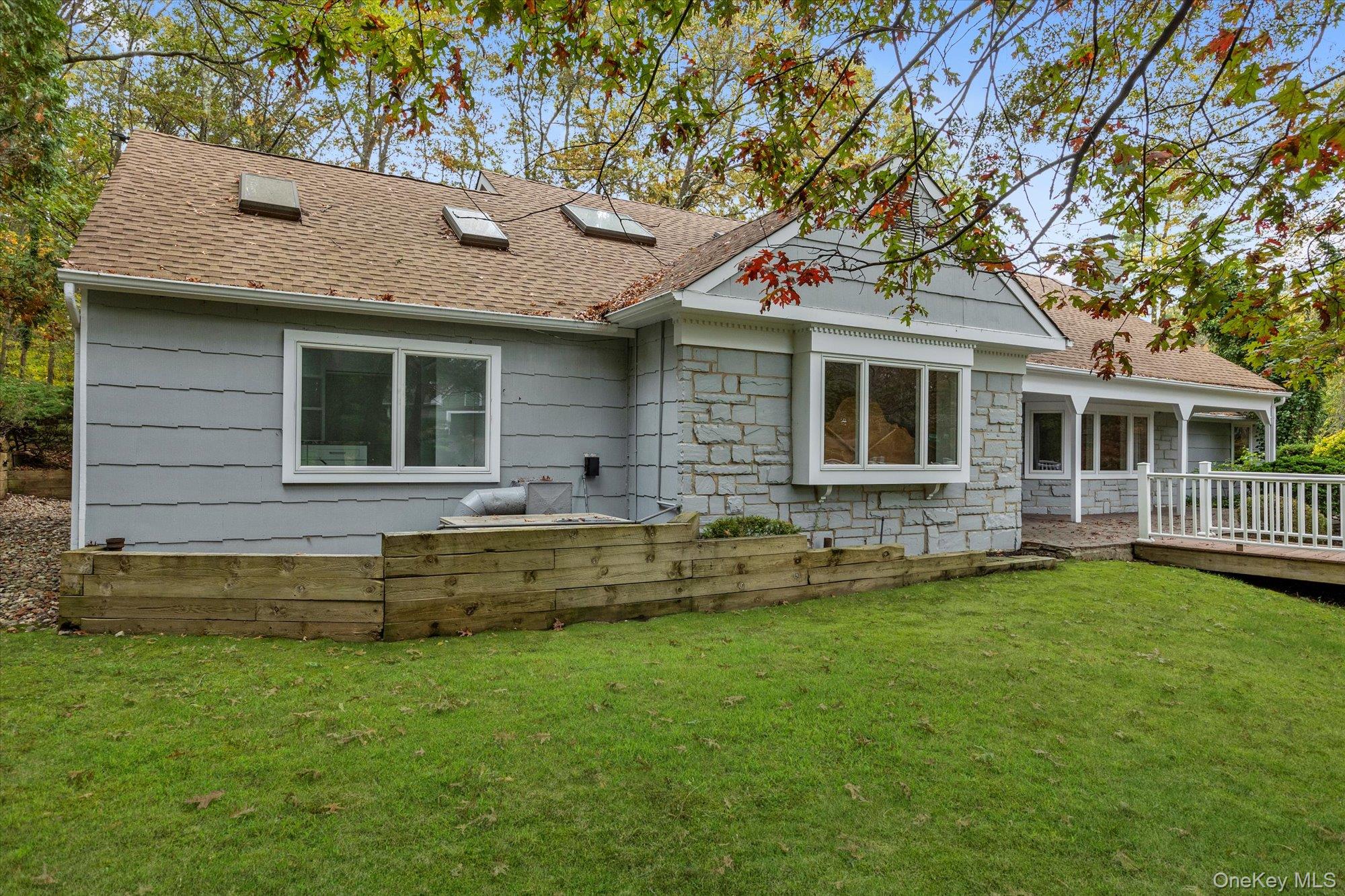 2 Westbourne Lane, Melville, NY 11747