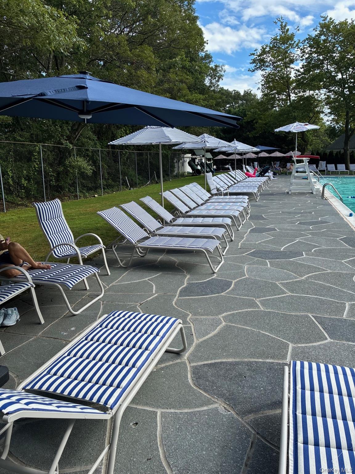 2 Westbourne Lane, Melville, NY 11747