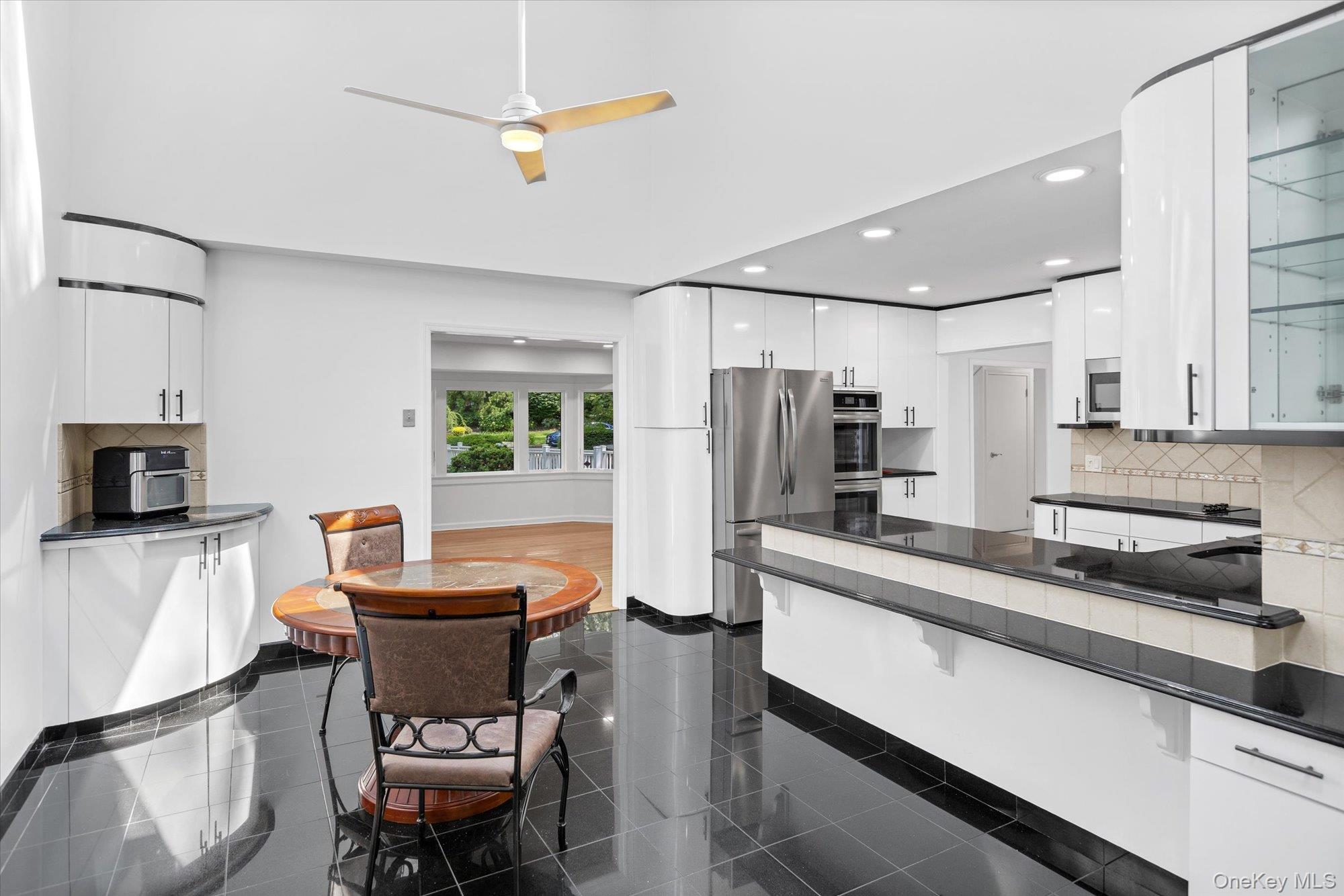 2 Westbourne Lane, Melville, NY 11747