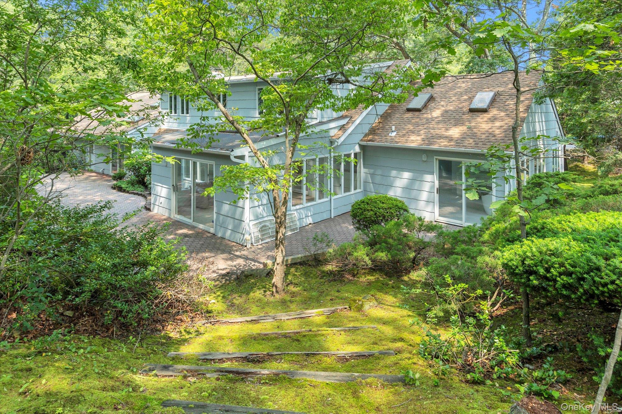 2 Westbourne Lane, Melville, NY 11747