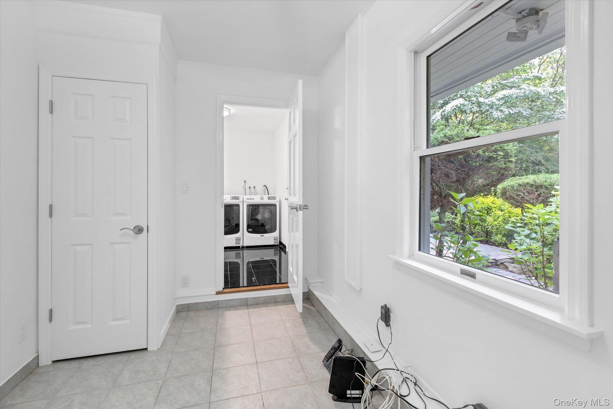 2 Westbourne Lane, Melville, NY 11747