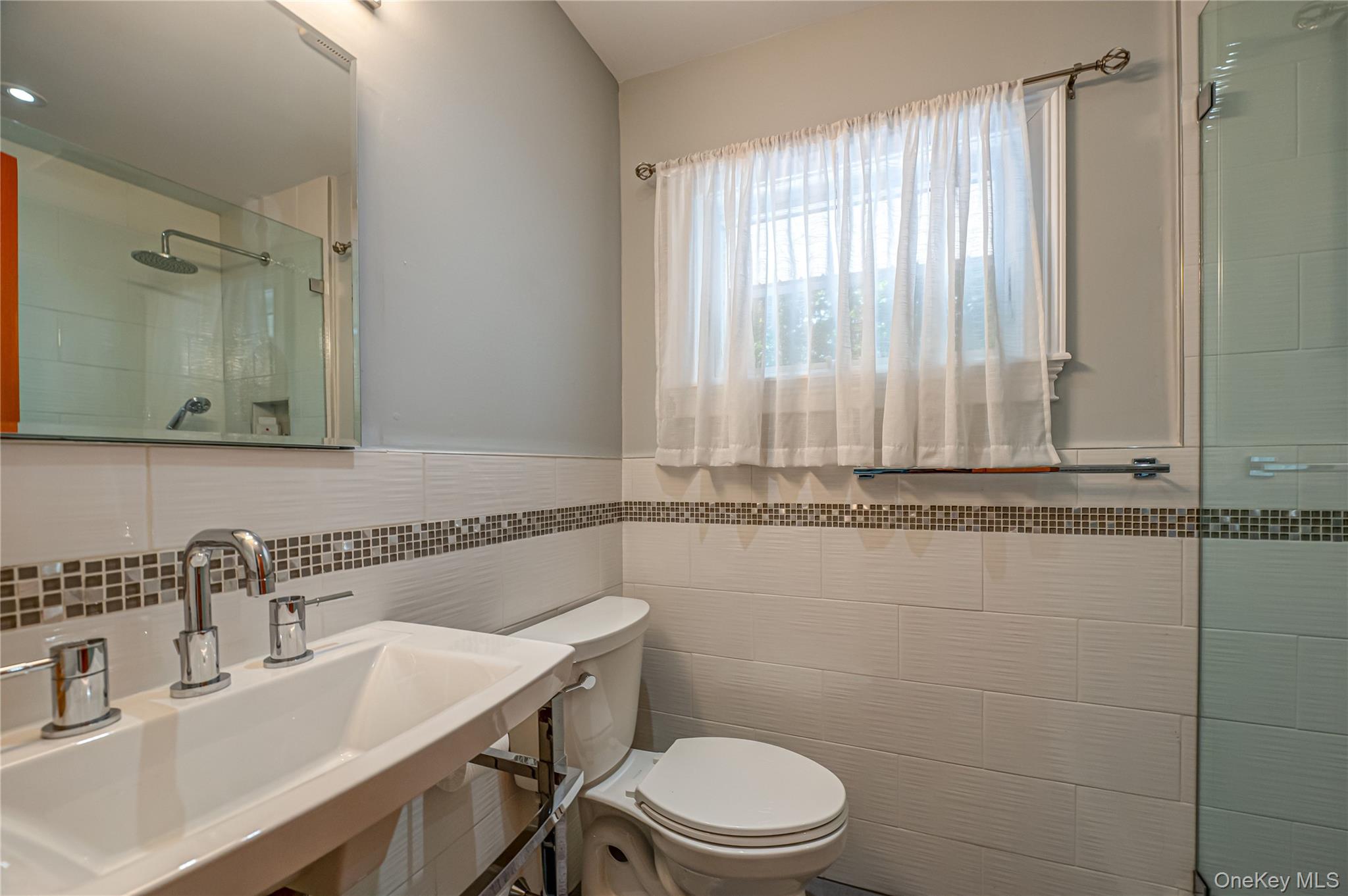 6 Tanyard Lane, Huntington, NY 11743