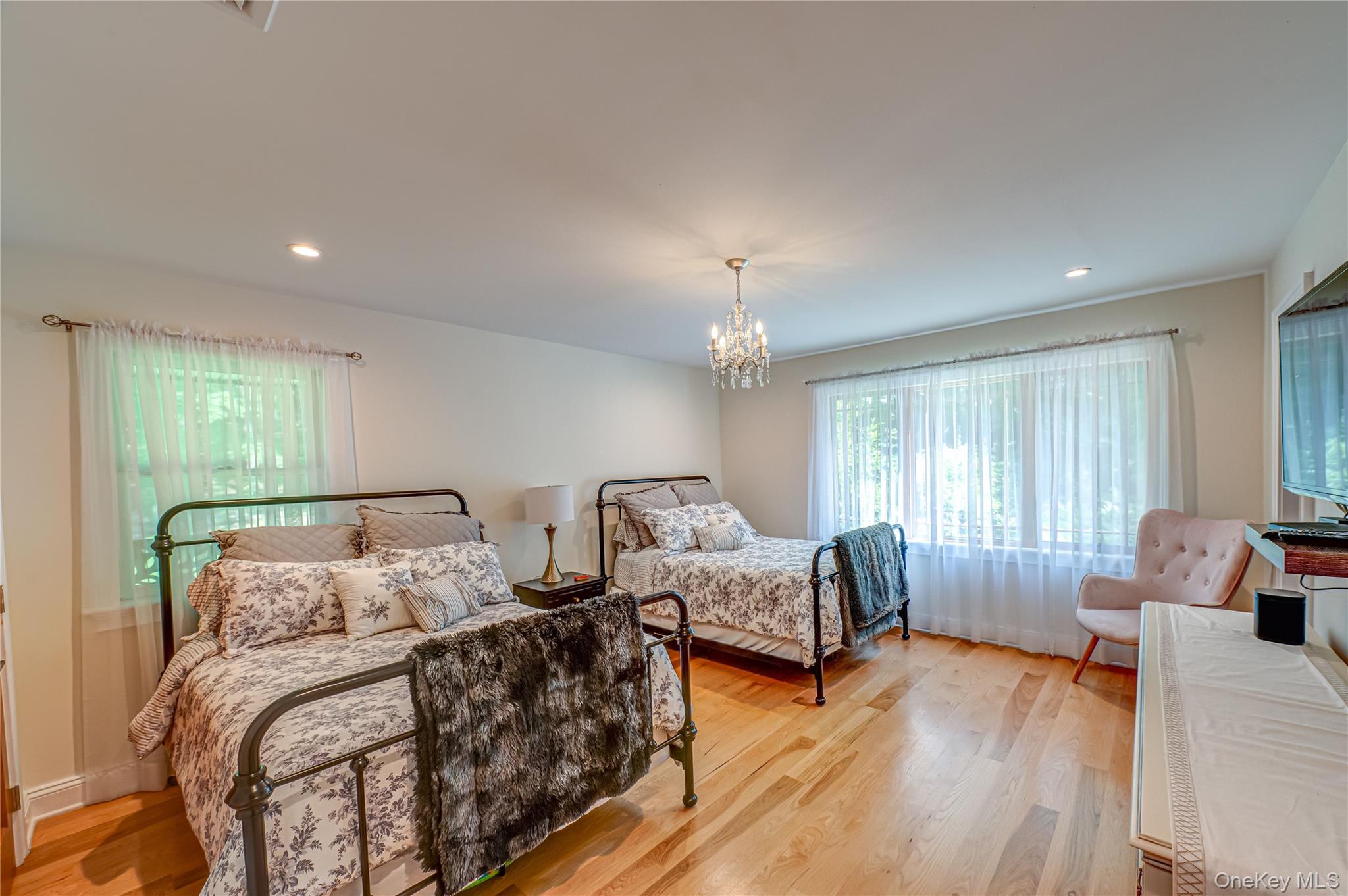 6 Tanyard Lane, Huntington, NY 11743