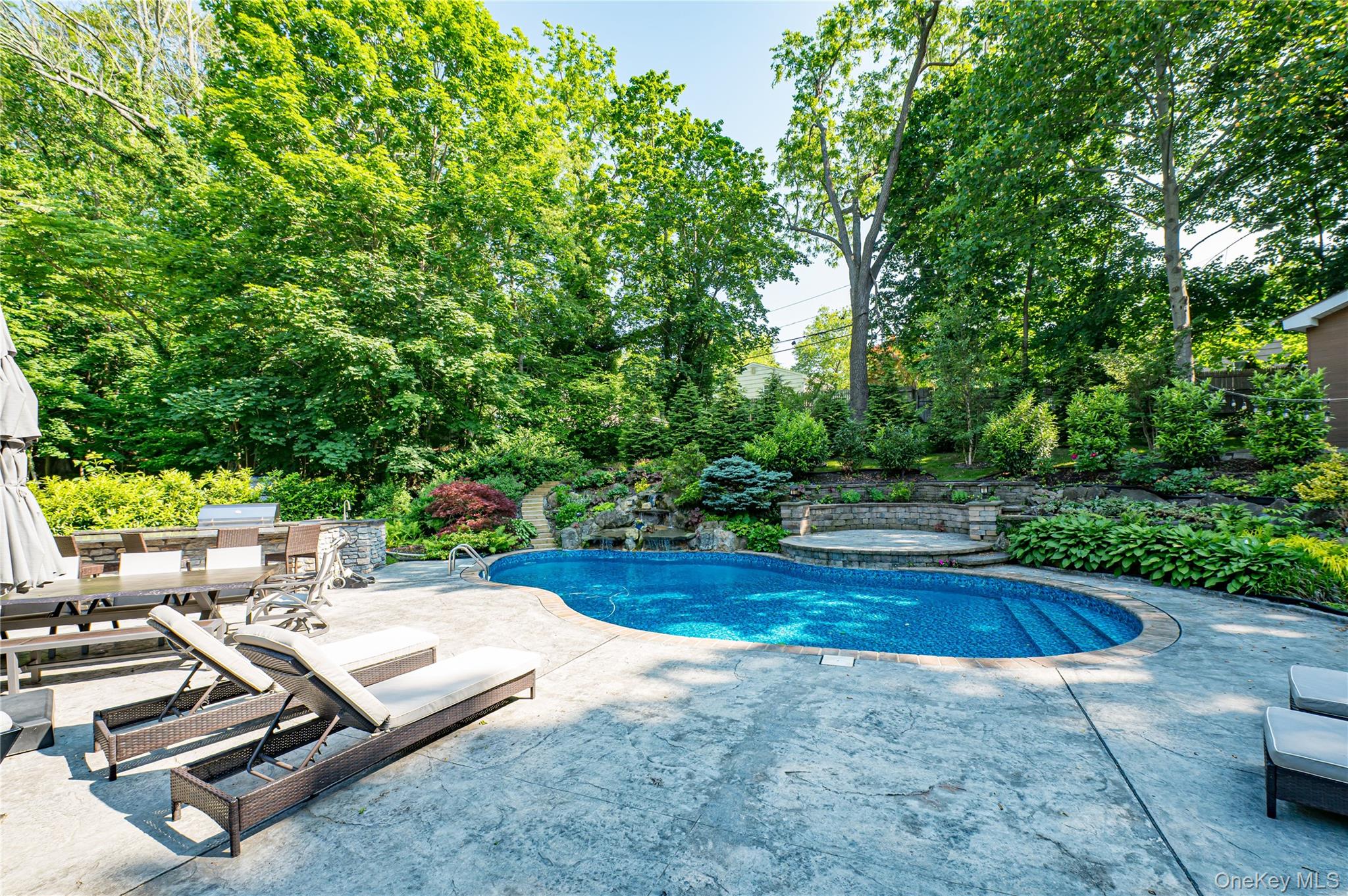 6 Tanyard Lane, Huntington, NY 11743