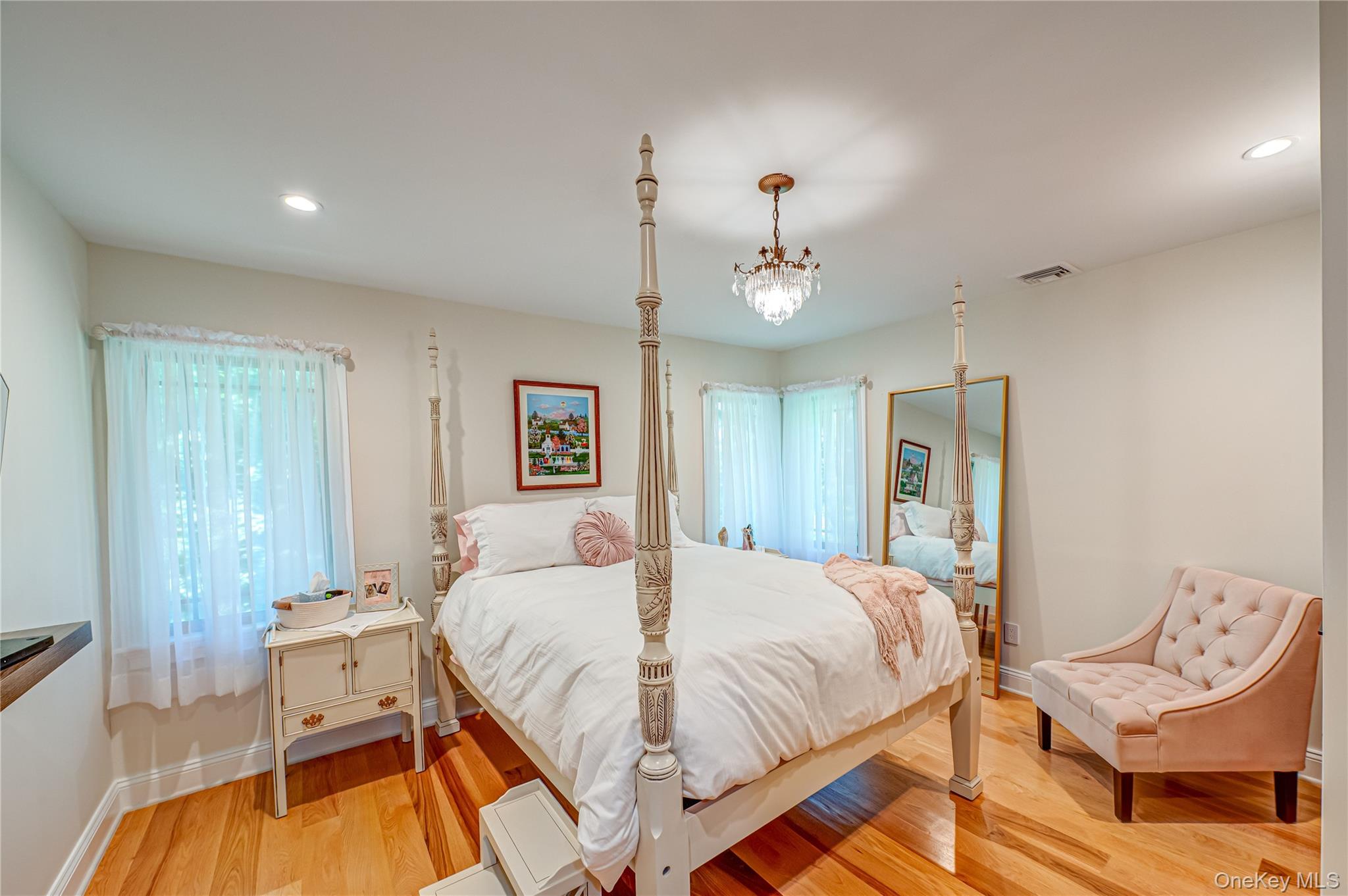 6 Tanyard Lane, Huntington, NY 11743