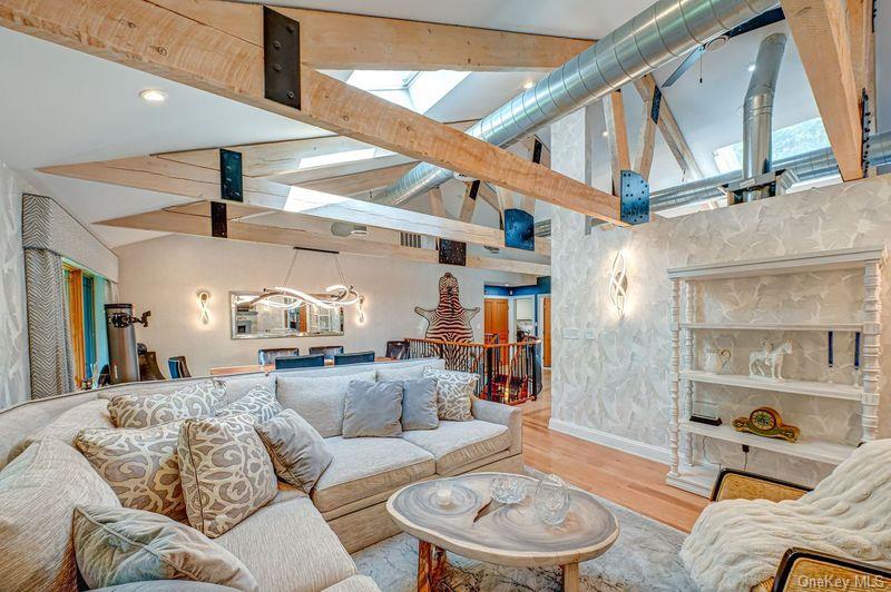 6 Tanyard Lane, Huntington, NY 11743