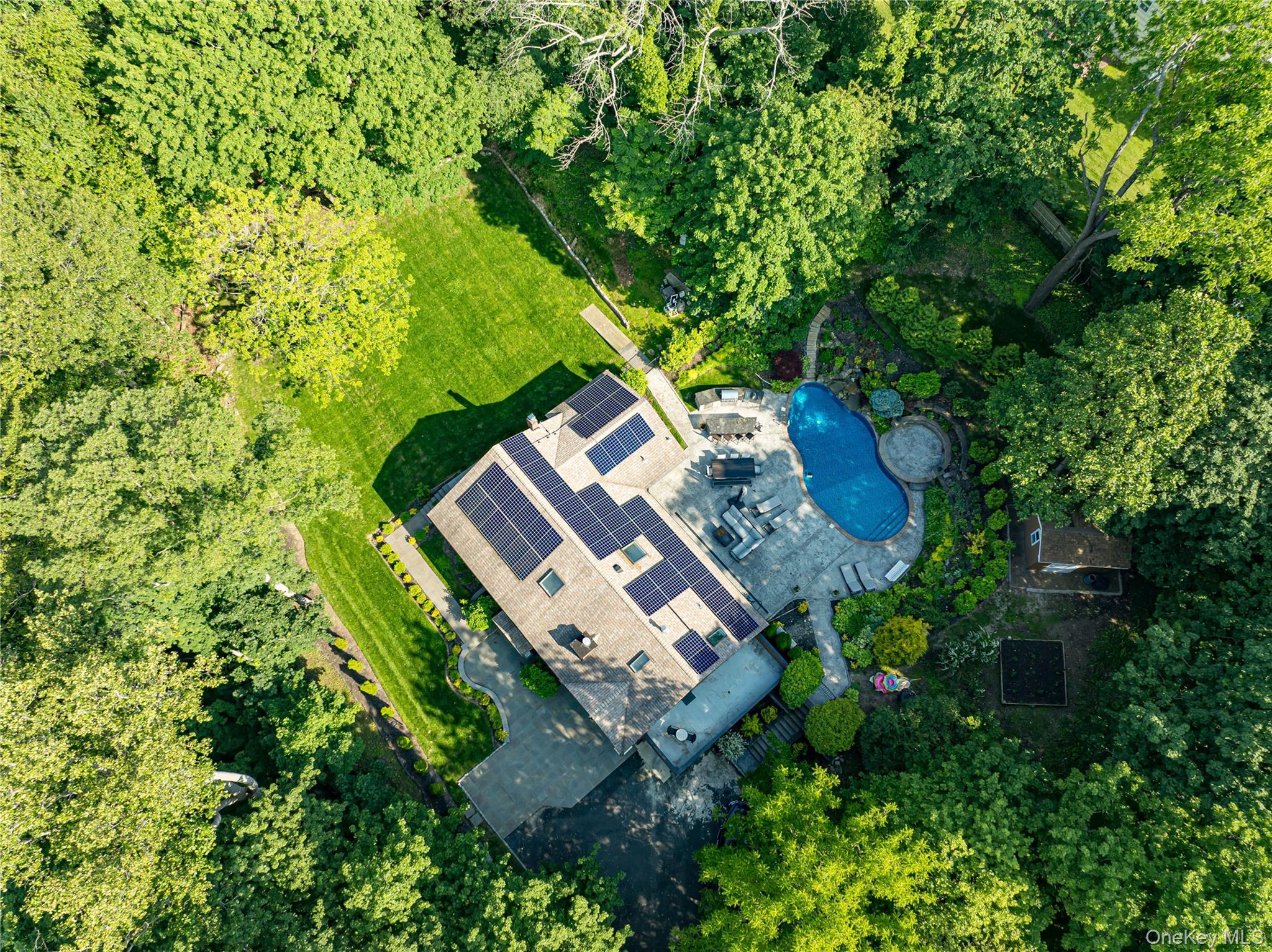 6 Tanyard Lane, Huntington, NY 11743