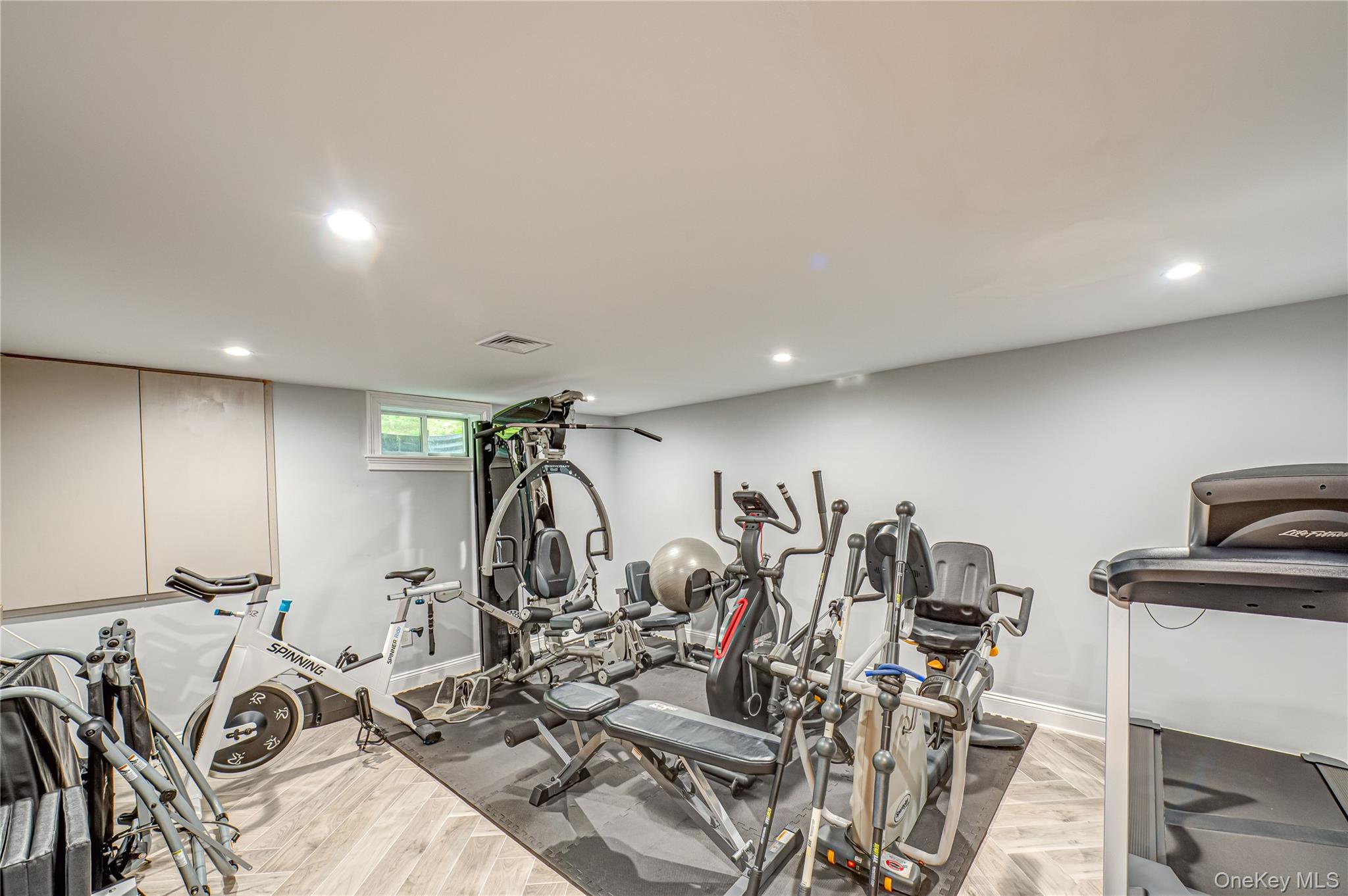 6 Tanyard Lane, Huntington, NY 11743