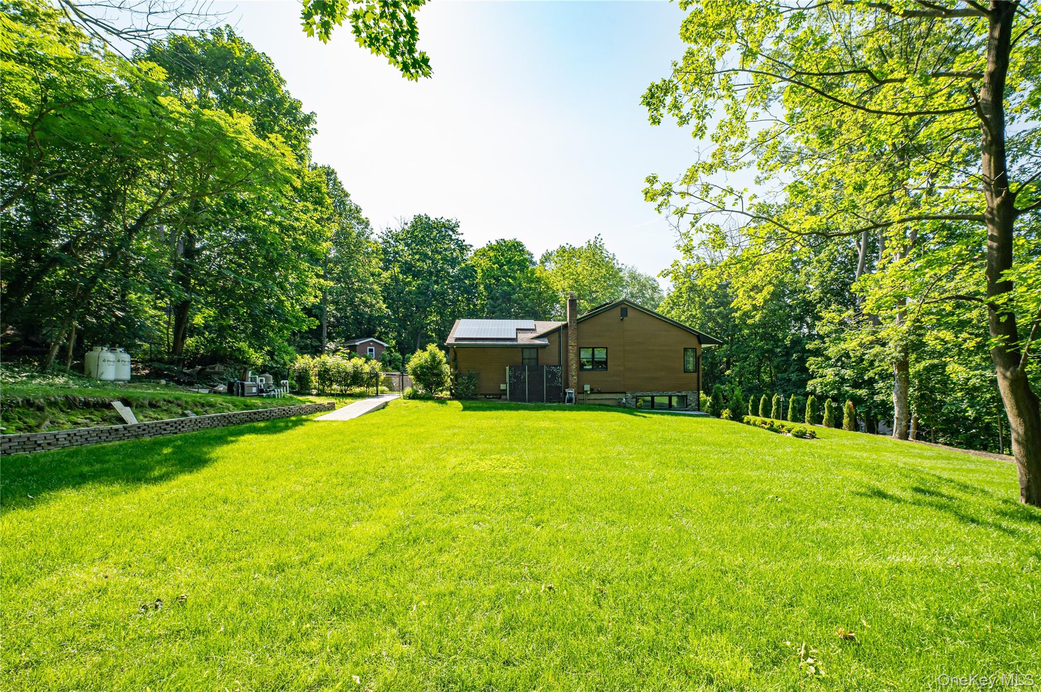 6 Tanyard Lane, Huntington, NY 11743