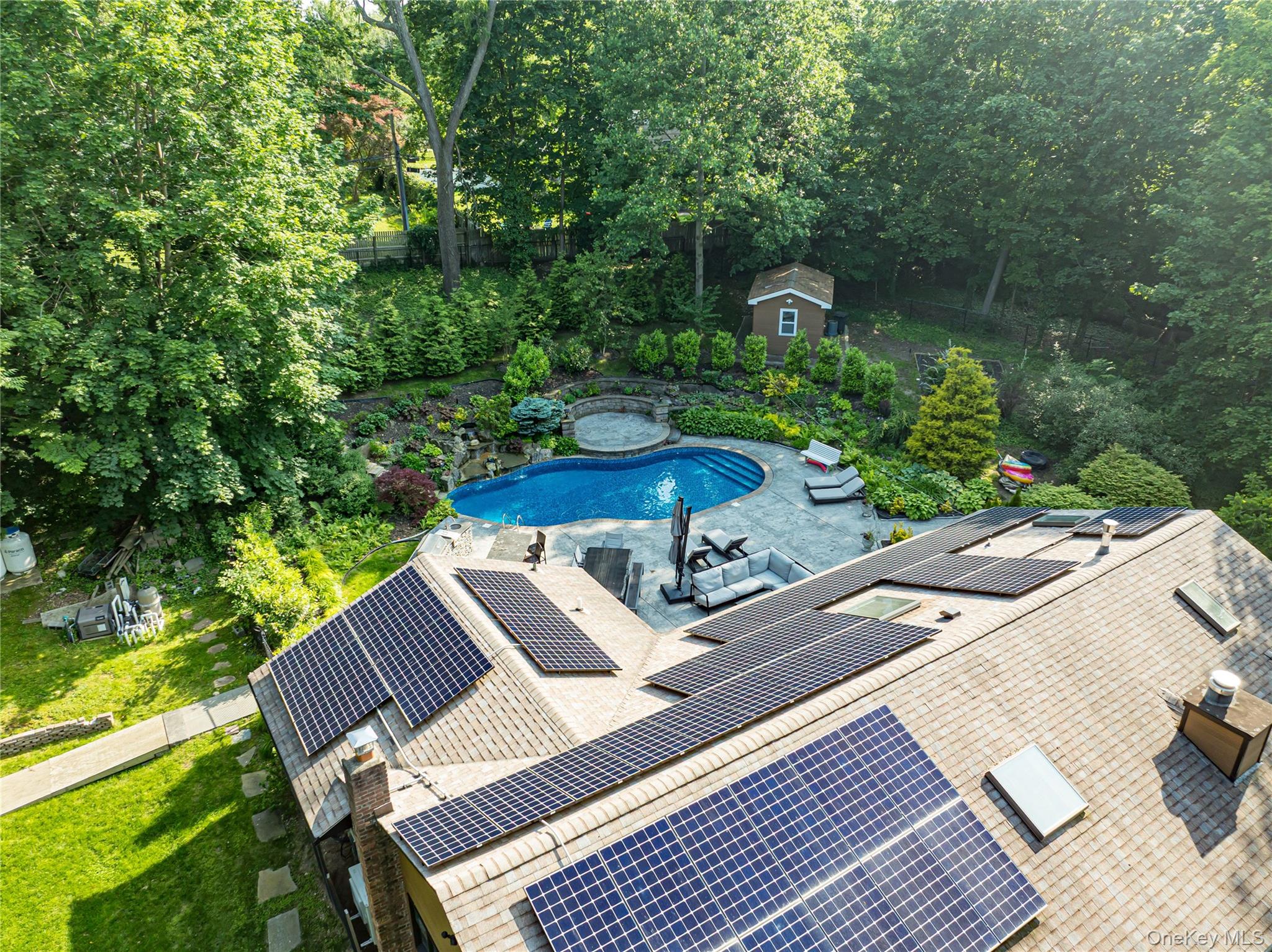 6 Tanyard Lane, Huntington, NY 11743