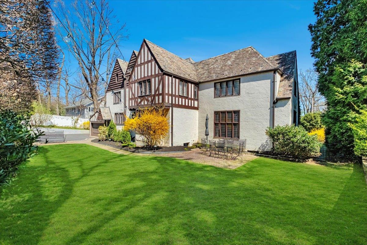 31 Old Army Road, Scarsdale, NY 10583