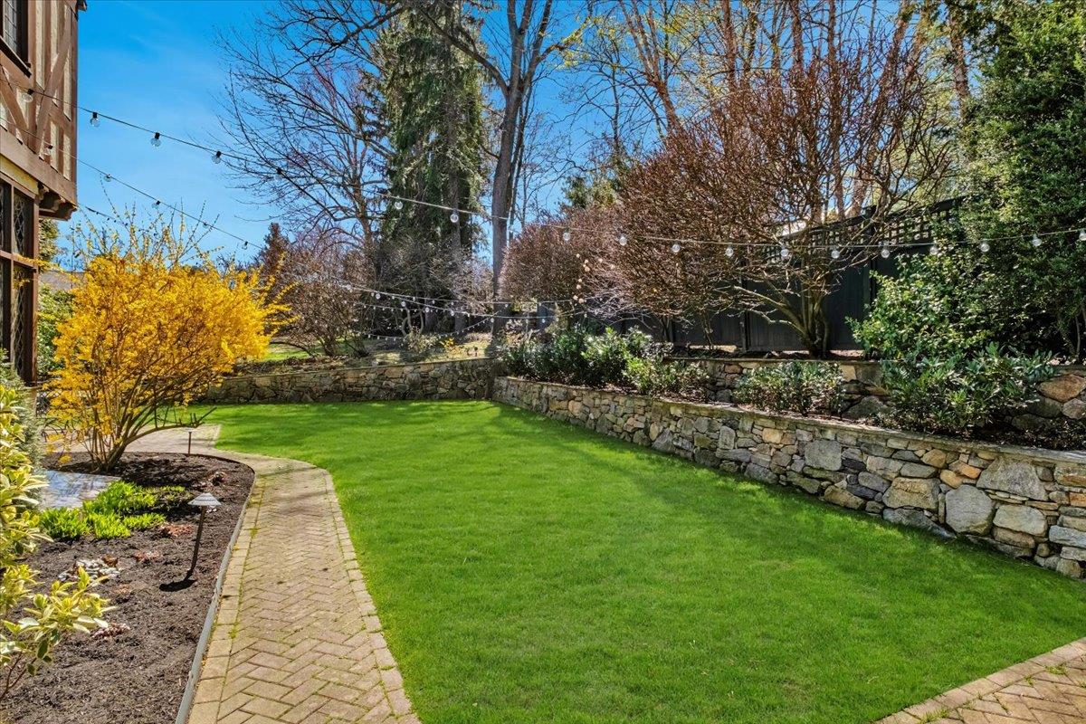 31 Old Army Road, Scarsdale, NY 10583