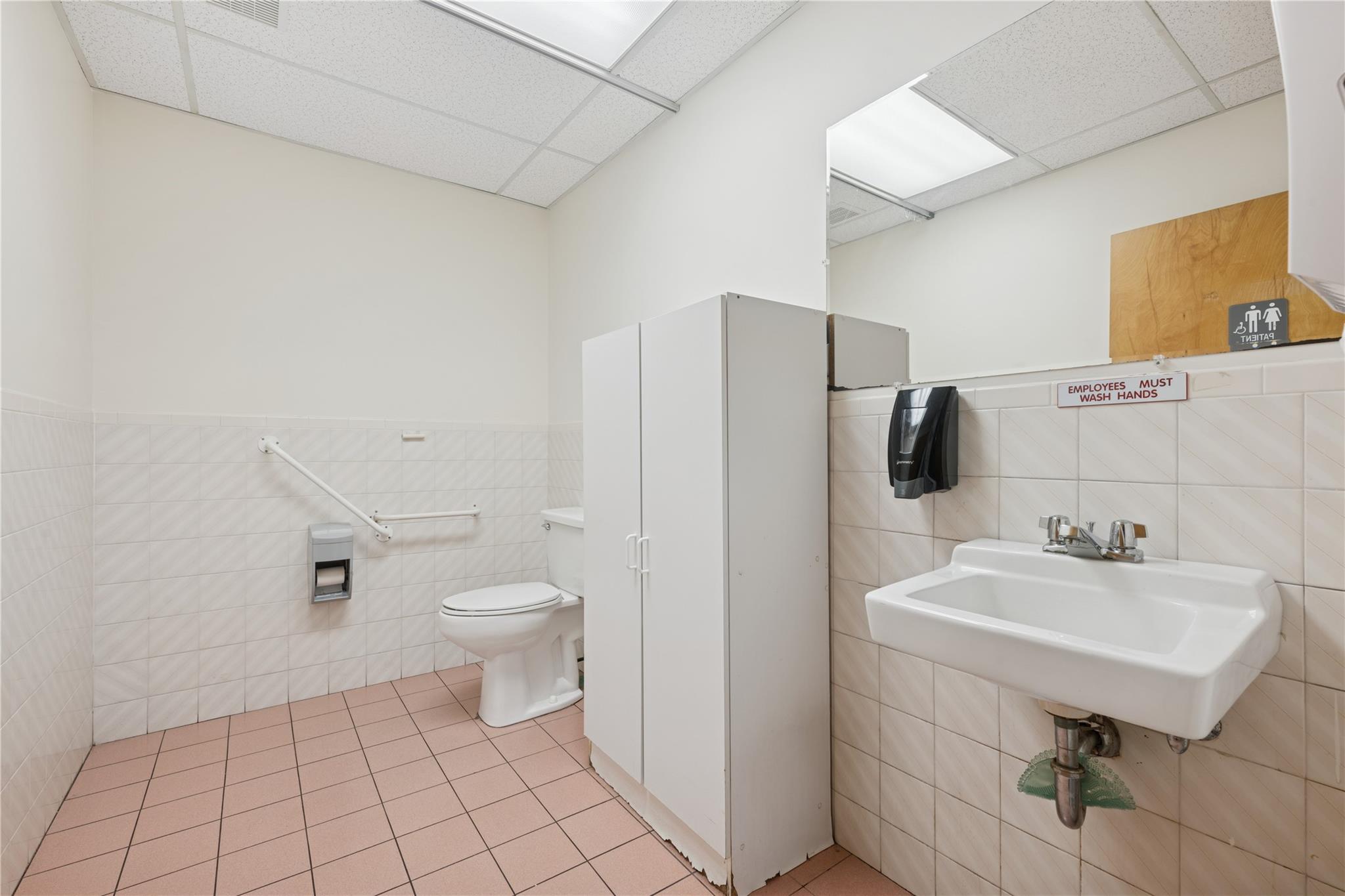 2209 Merrick Road # 100, Merrick, NY 11566
