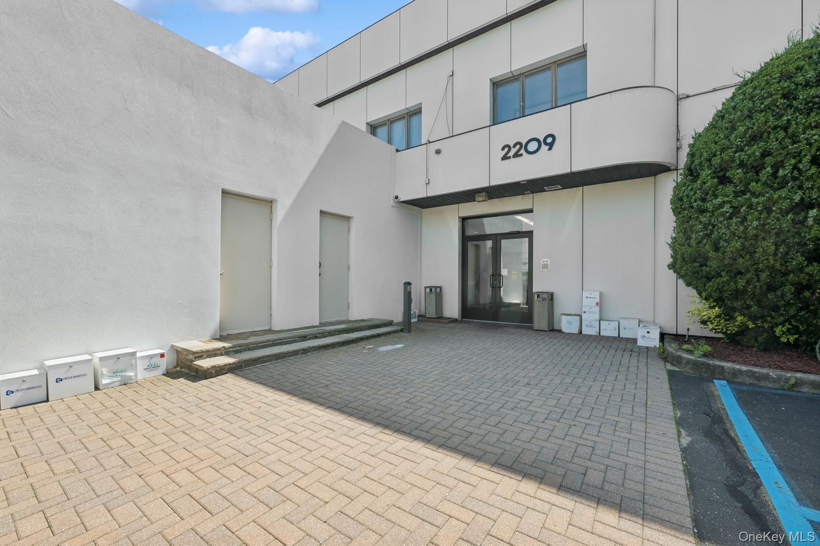 2209 Merrick Road # 100, Merrick, NY 11566