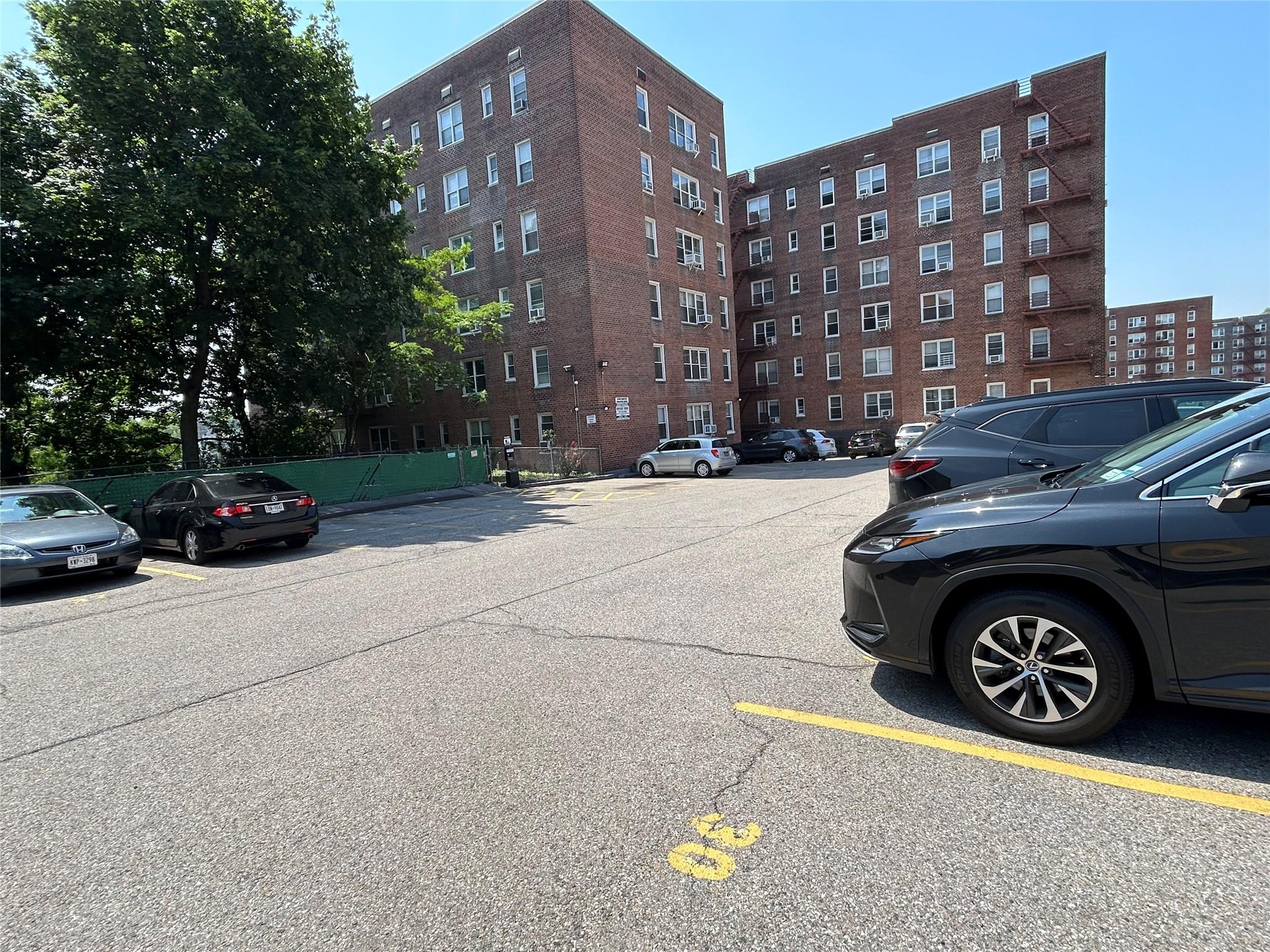 365 Bronx River Road # 3J, Yonkers, NY 10704