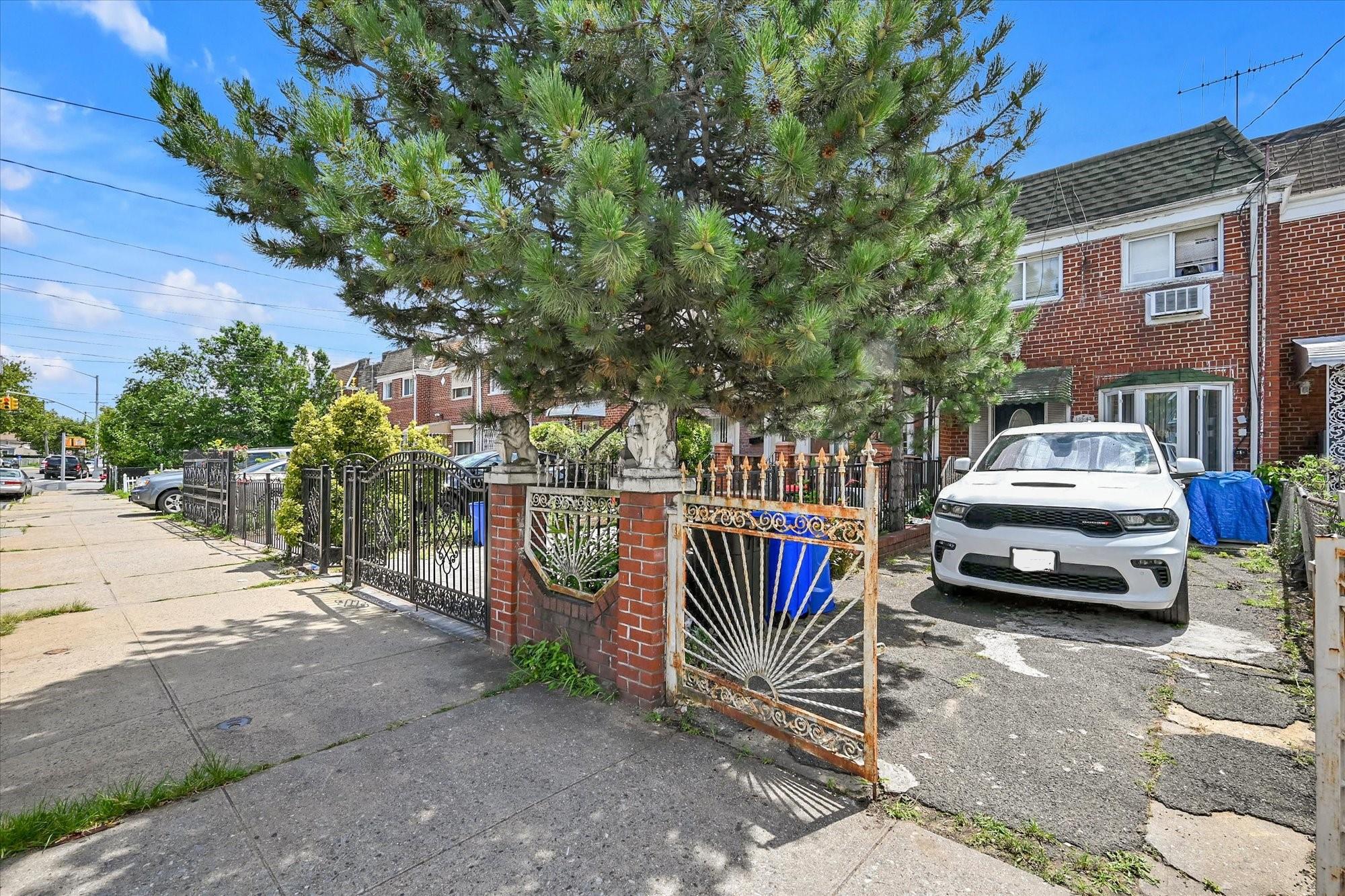 15542 Linden Boulevard, Jamaica, NY 11434