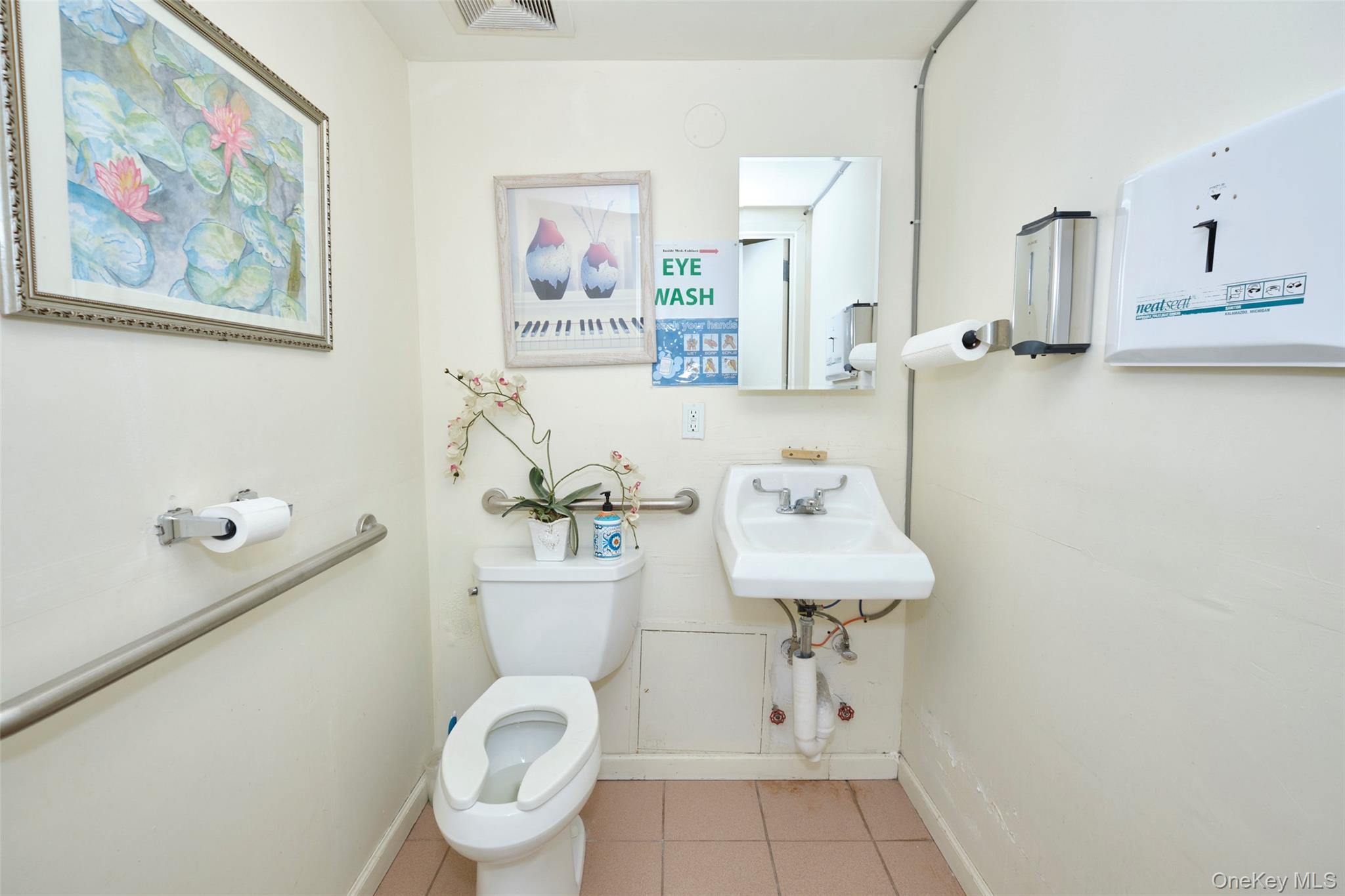 13340 37th Avenue, Flushing, NY 11354