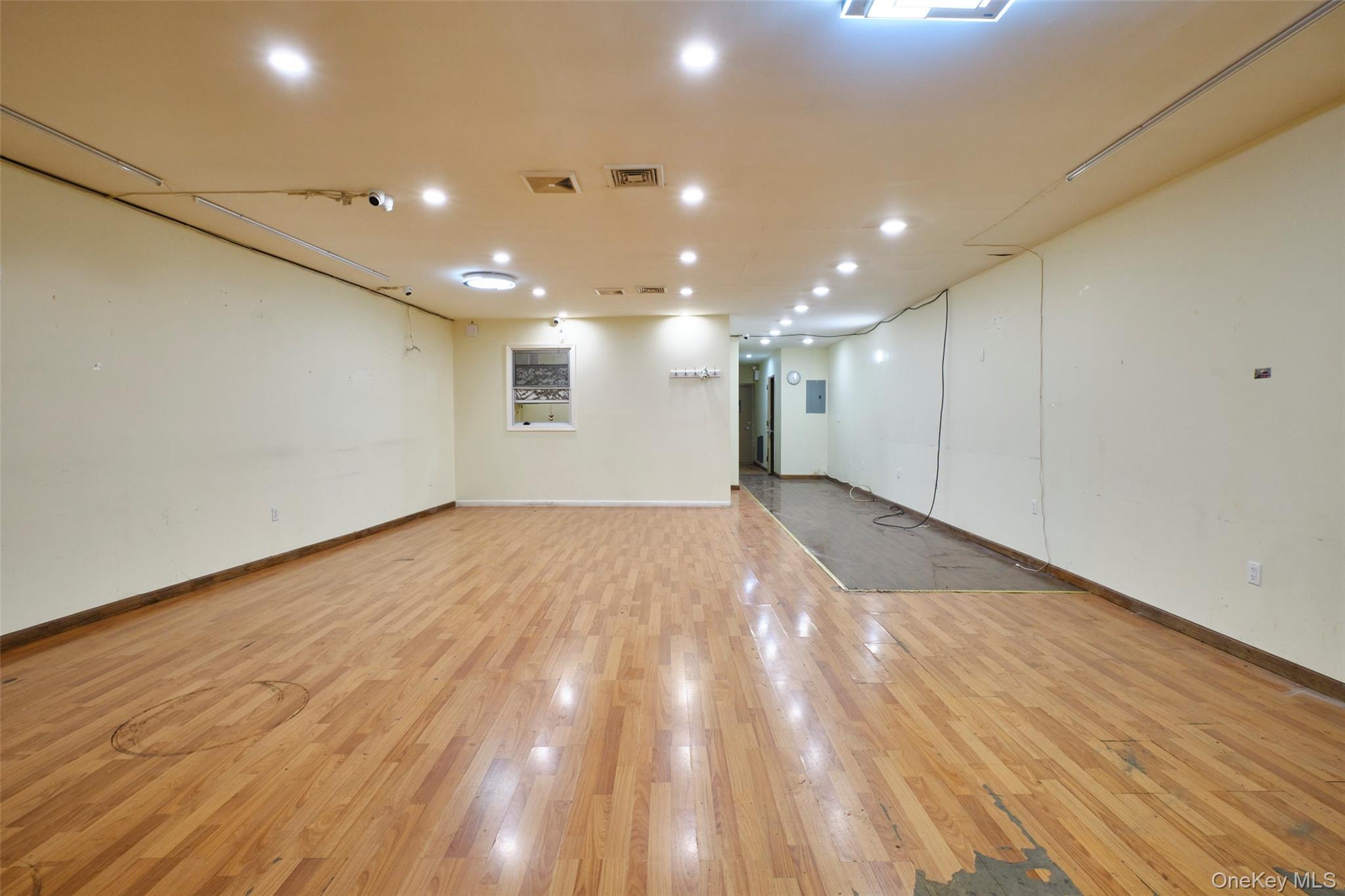 13340 37th Avenue, Flushing, NY 11354