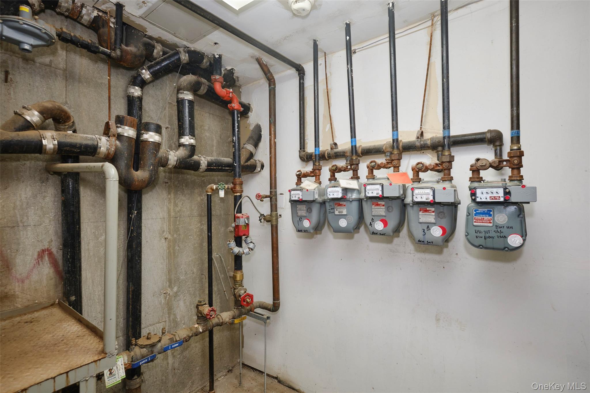 13340 37th Avenue, Flushing, NY 11354