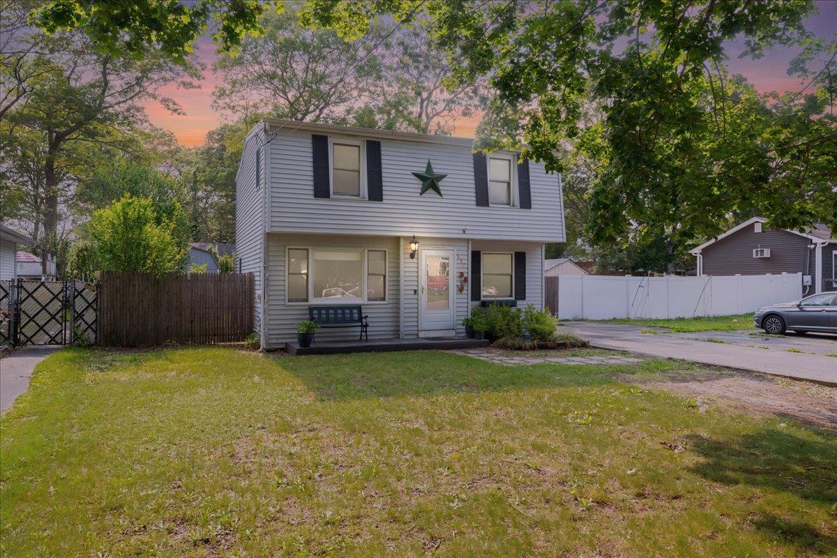 112 Floyd Road, Shirley, NY 11967