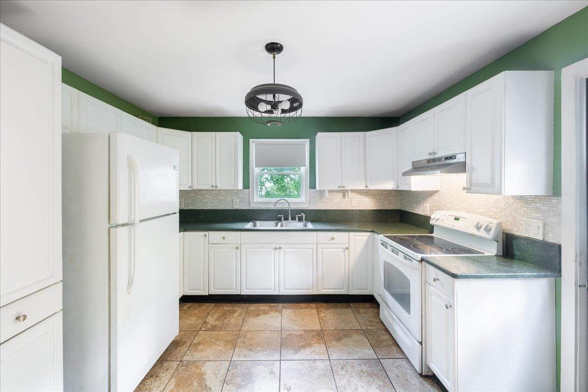 112 Floyd Road, Shirley, NY 11967