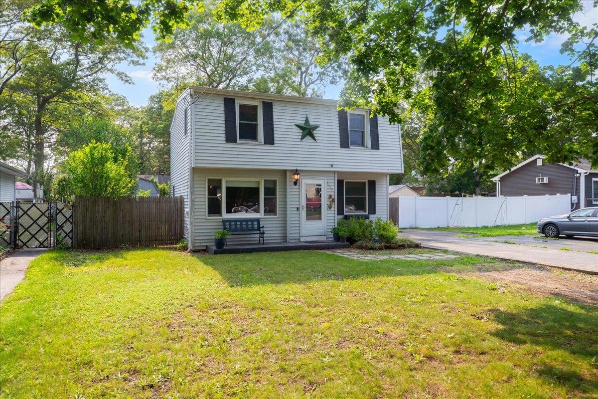 112 Floyd Road, Shirley, NY 11967