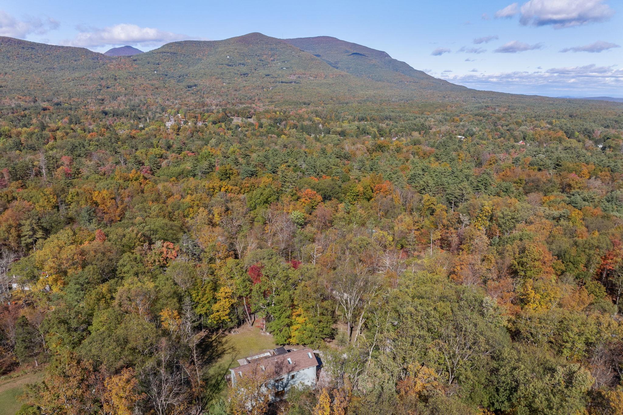 44 Old Wagon Road, Woodstock, NY 12498