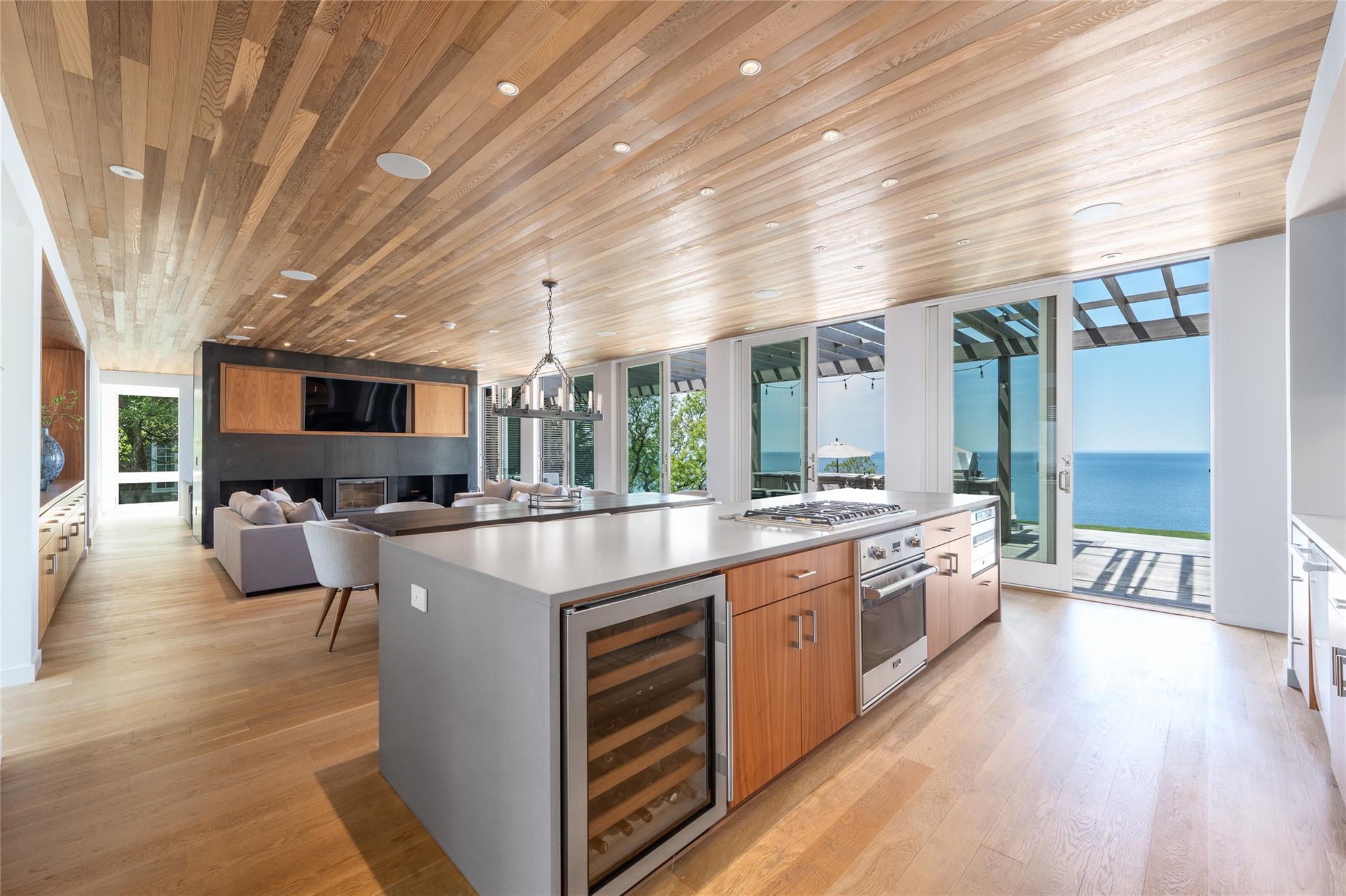 470 Lloyds Lane, Mattituck, NY 11952