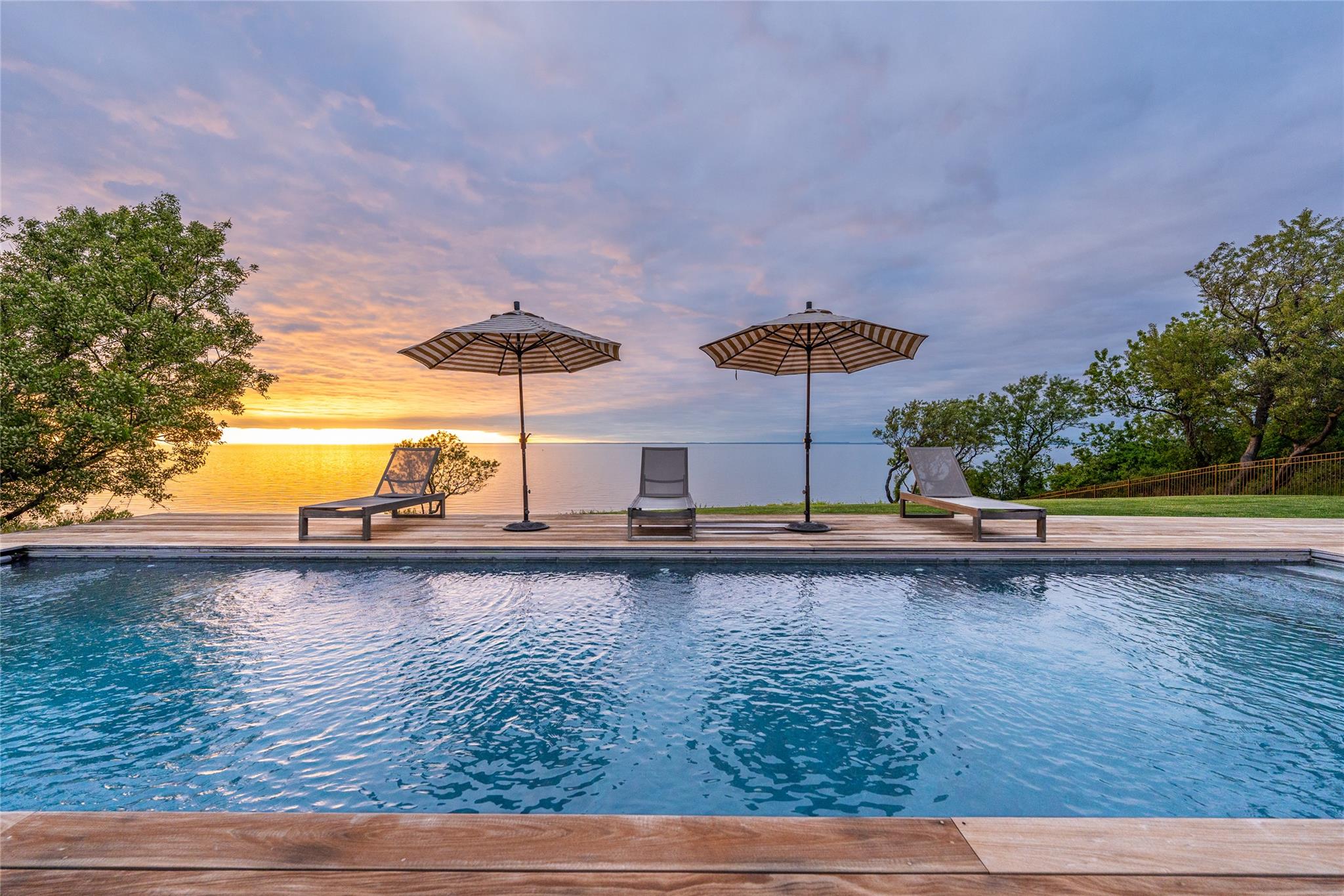 470 Lloyds Lane, Mattituck, NY 11952