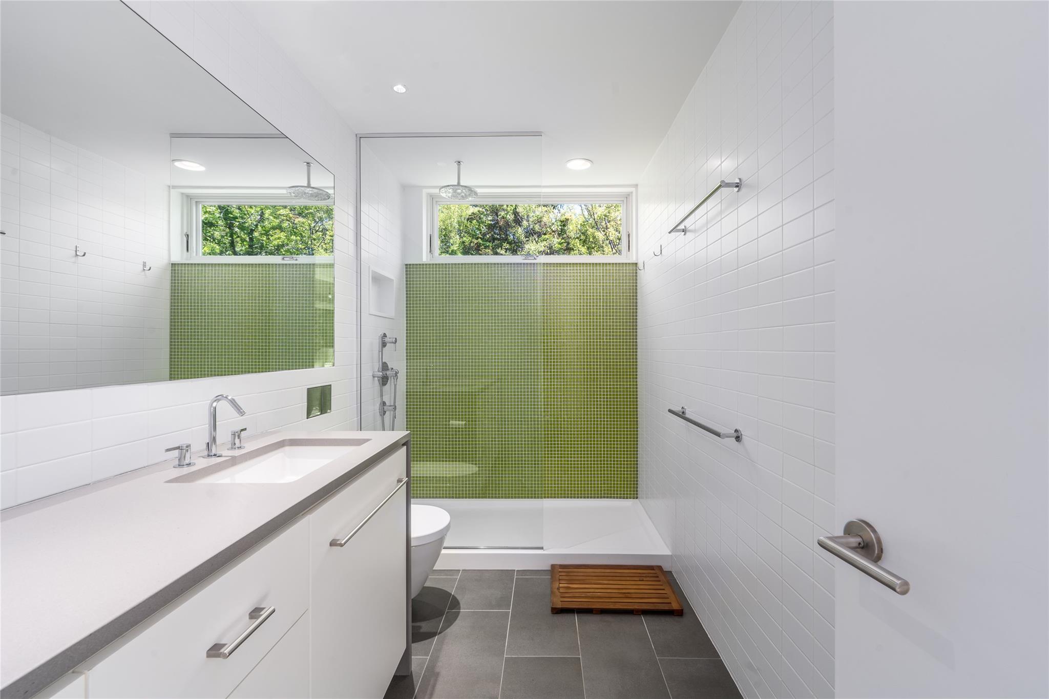 470 Lloyds Lane, Mattituck, NY 11952