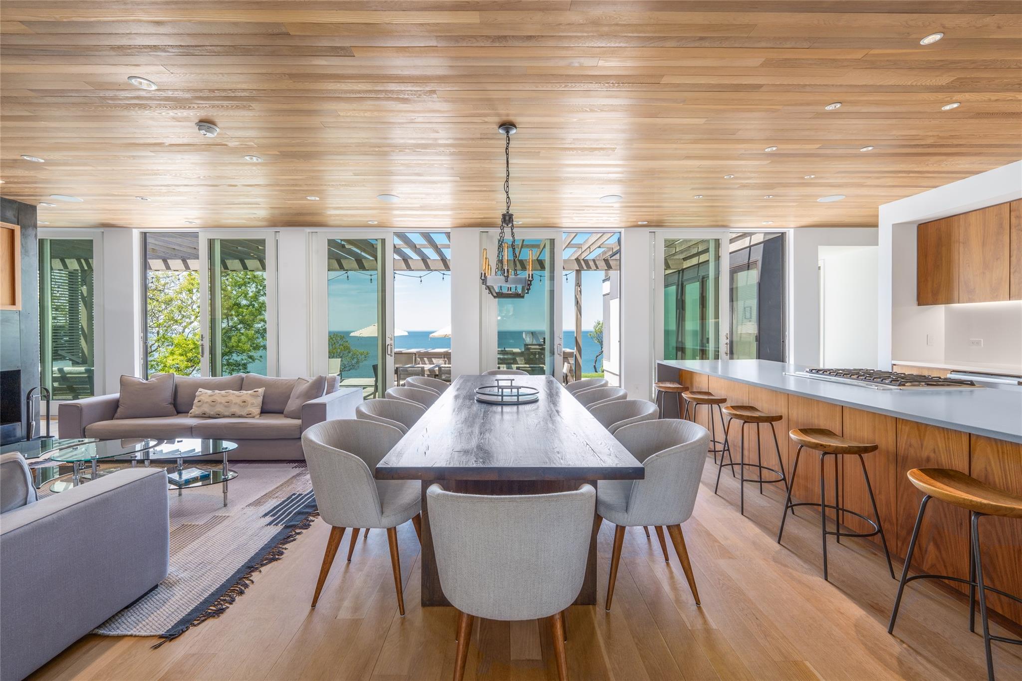 470 Lloyds Lane, Mattituck, NY 11952