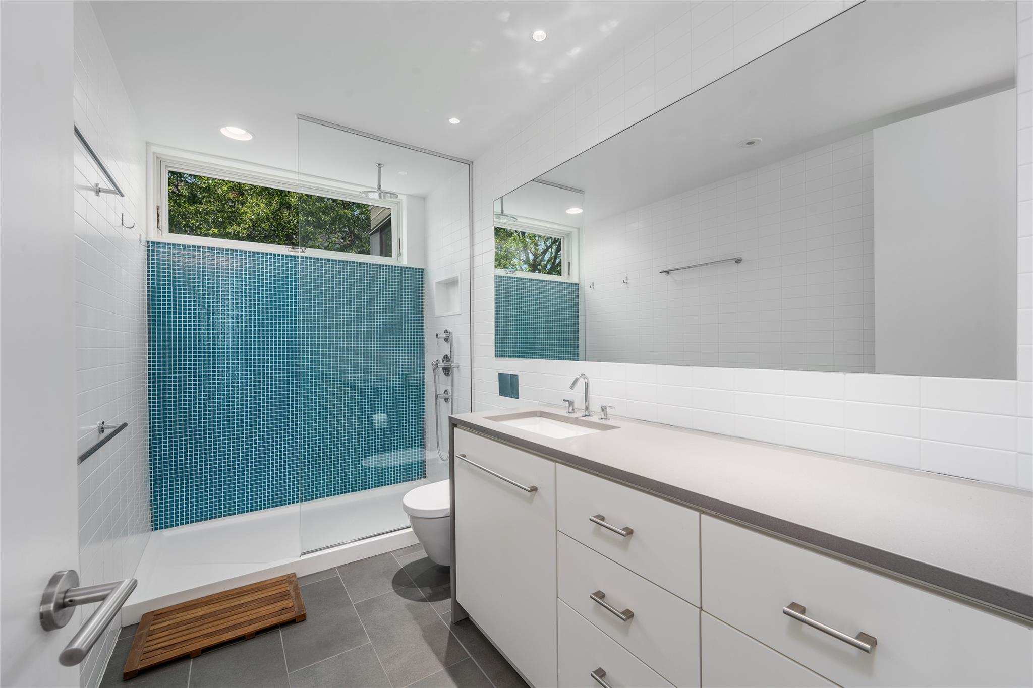 470 Lloyds Lane, Mattituck, NY 11952