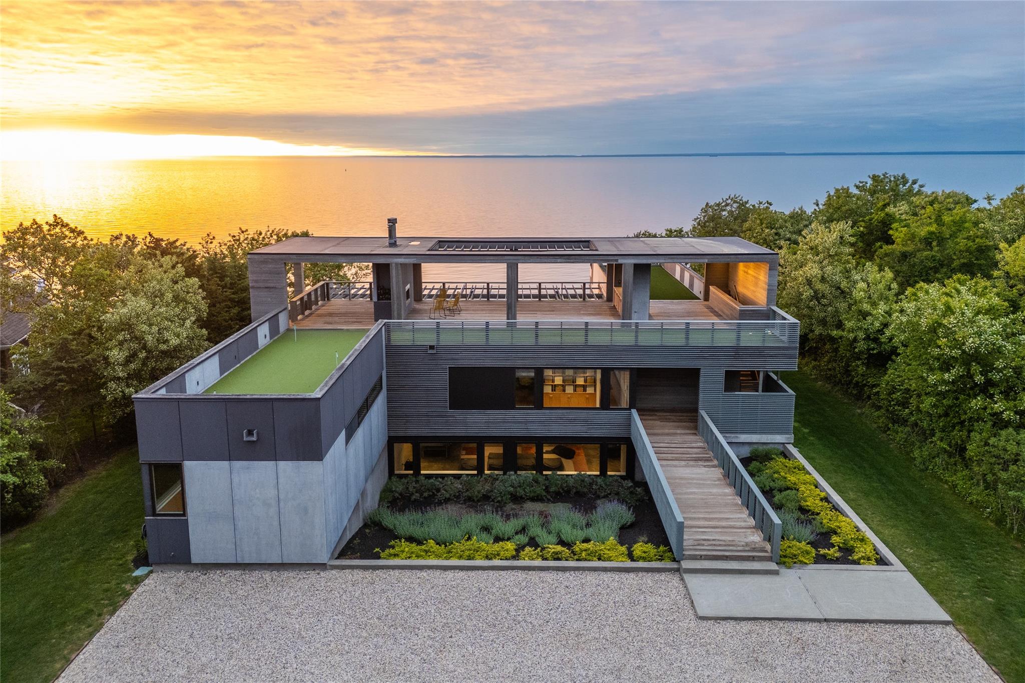 470 Lloyds Lane, Mattituck, NY 11952