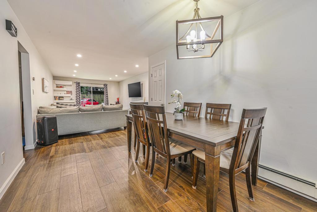 42 Springwood Drive, North Babylon, NY 11703