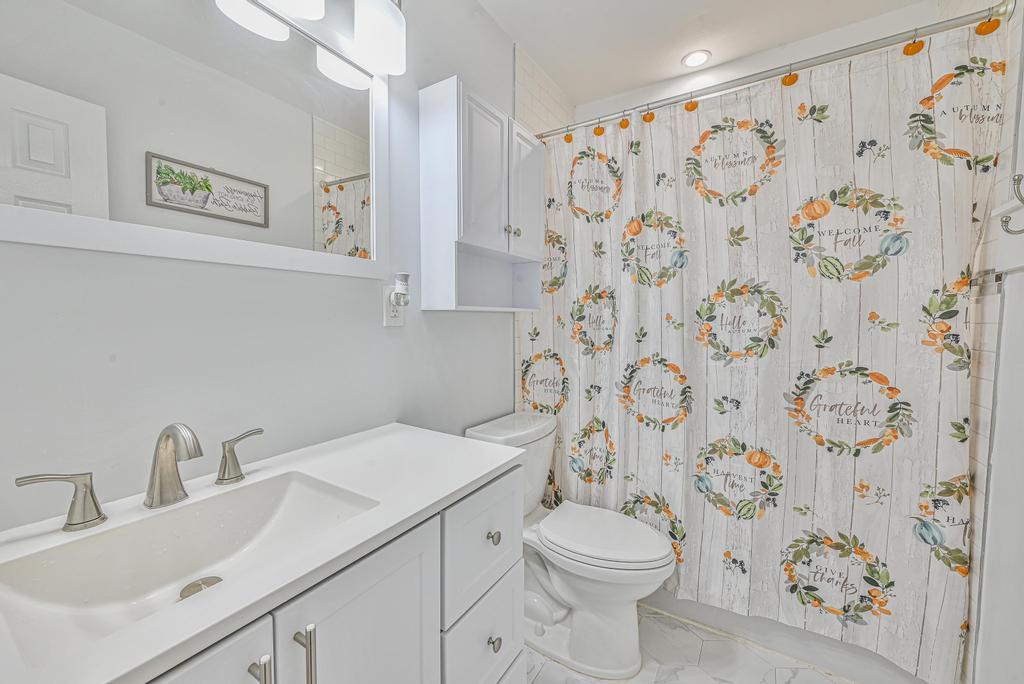 42 Springwood Drive, North Babylon, NY 11703