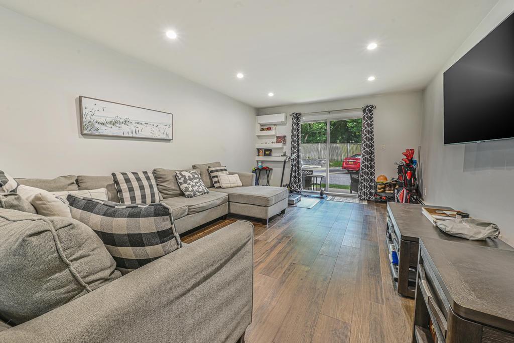 42 Springwood Drive, North Babylon, NY 11703