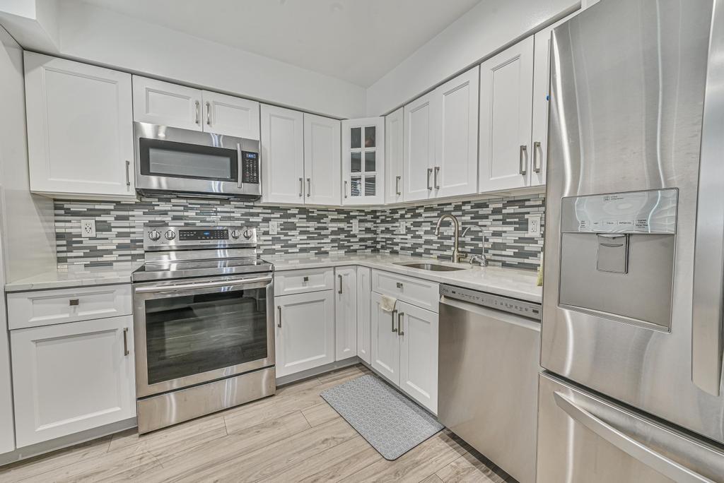 42 Springwood Drive, North Babylon, NY 11703