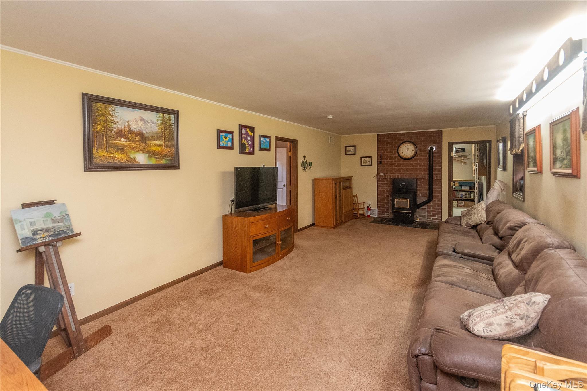 89 Birch Drive, Pleasant Valley, NY 12569