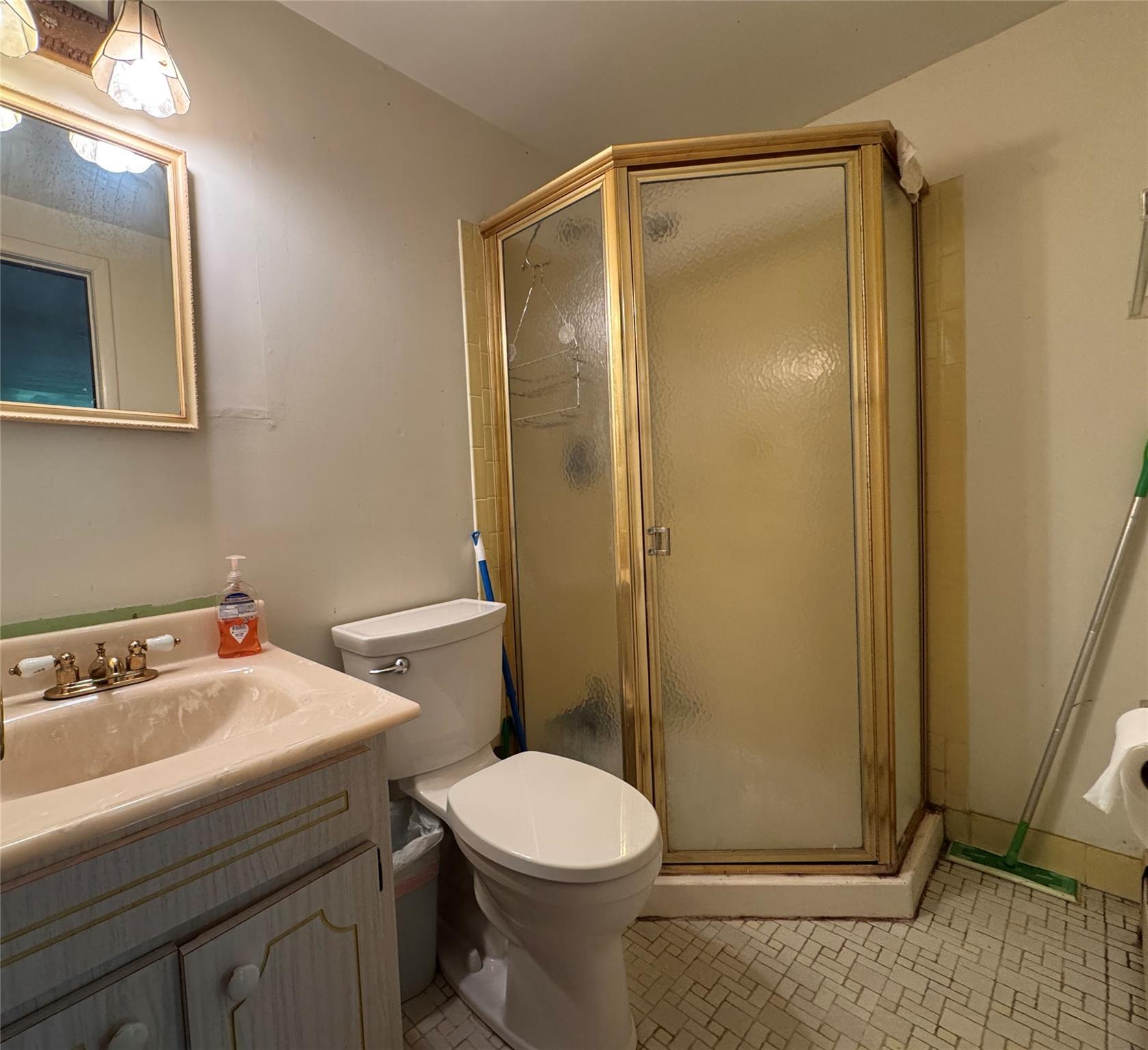 71 Harvest Lane, West Islip, NY 11795