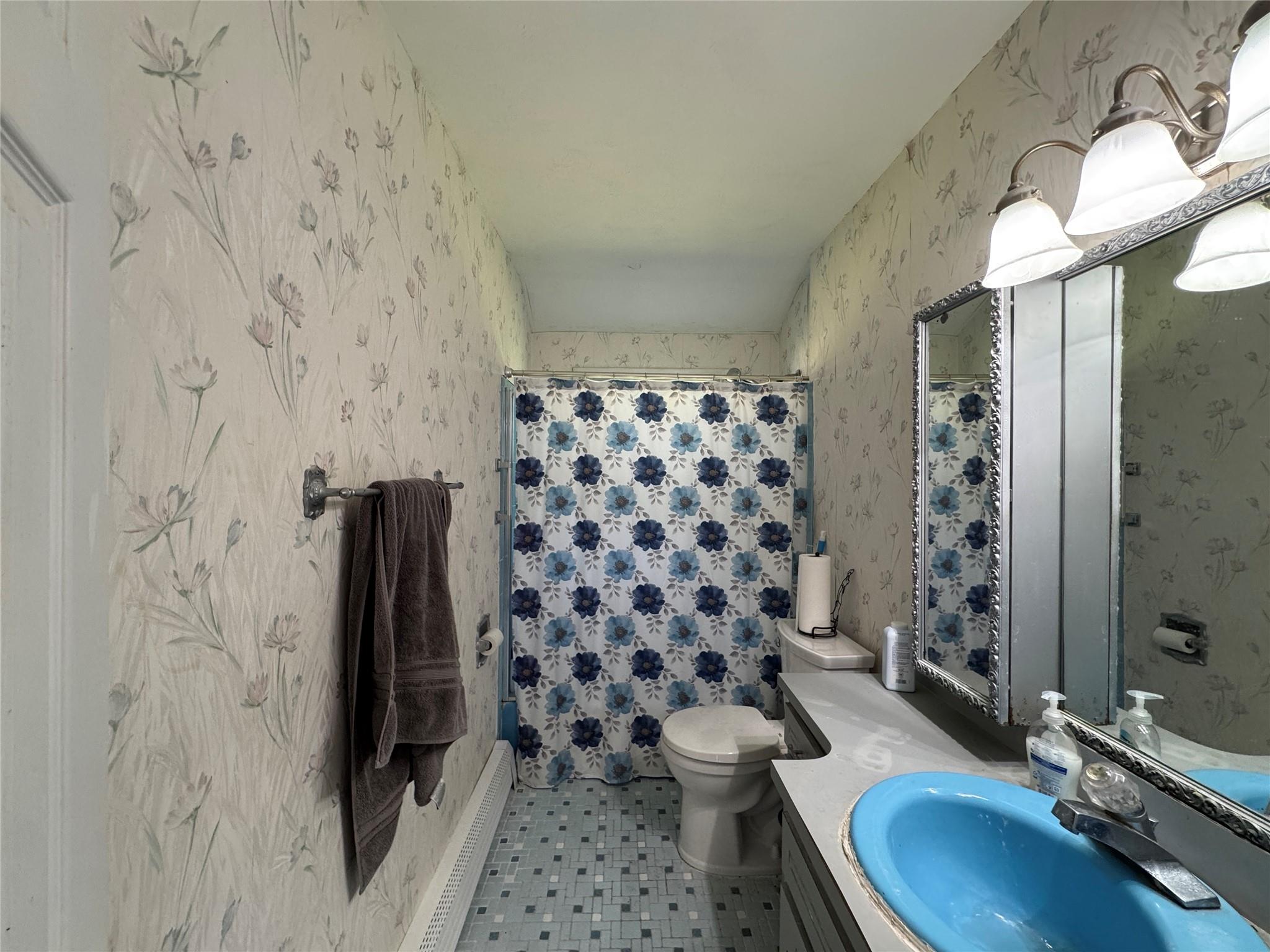 71 Harvest Lane, West Islip, NY 11795