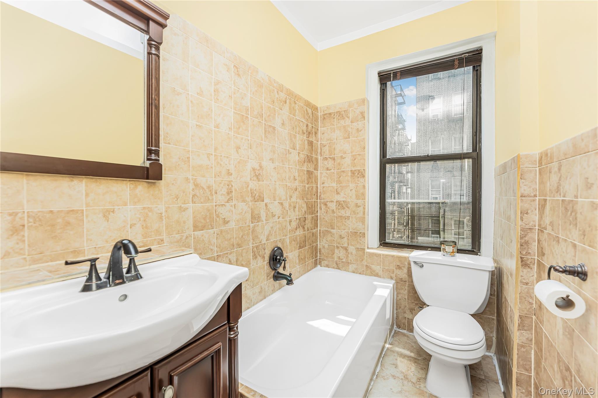 2187 Holland Avenue # 2J, Bronx, NY 10462