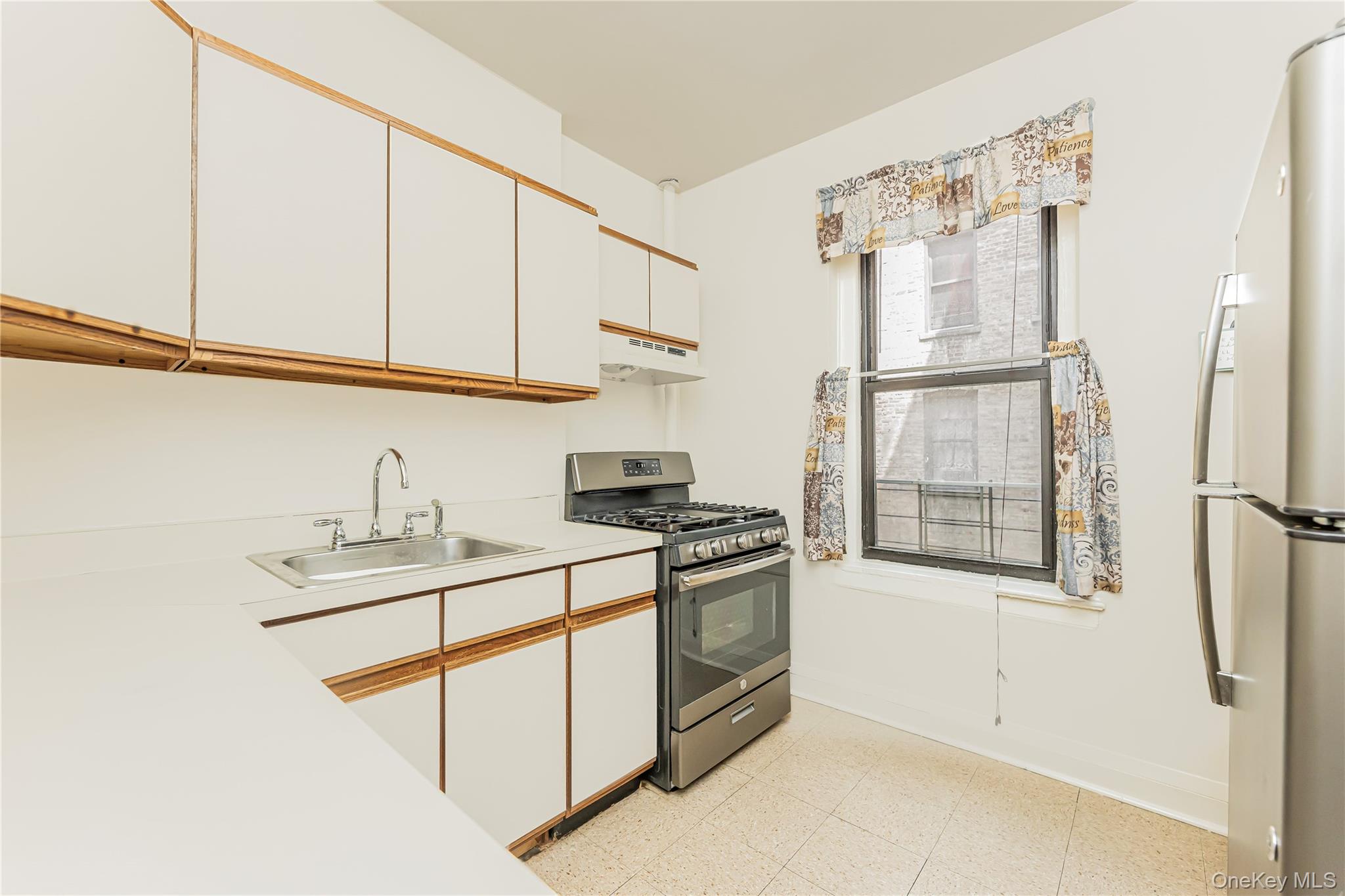 2187 Holland Avenue # 2J, Bronx, NY 10462
