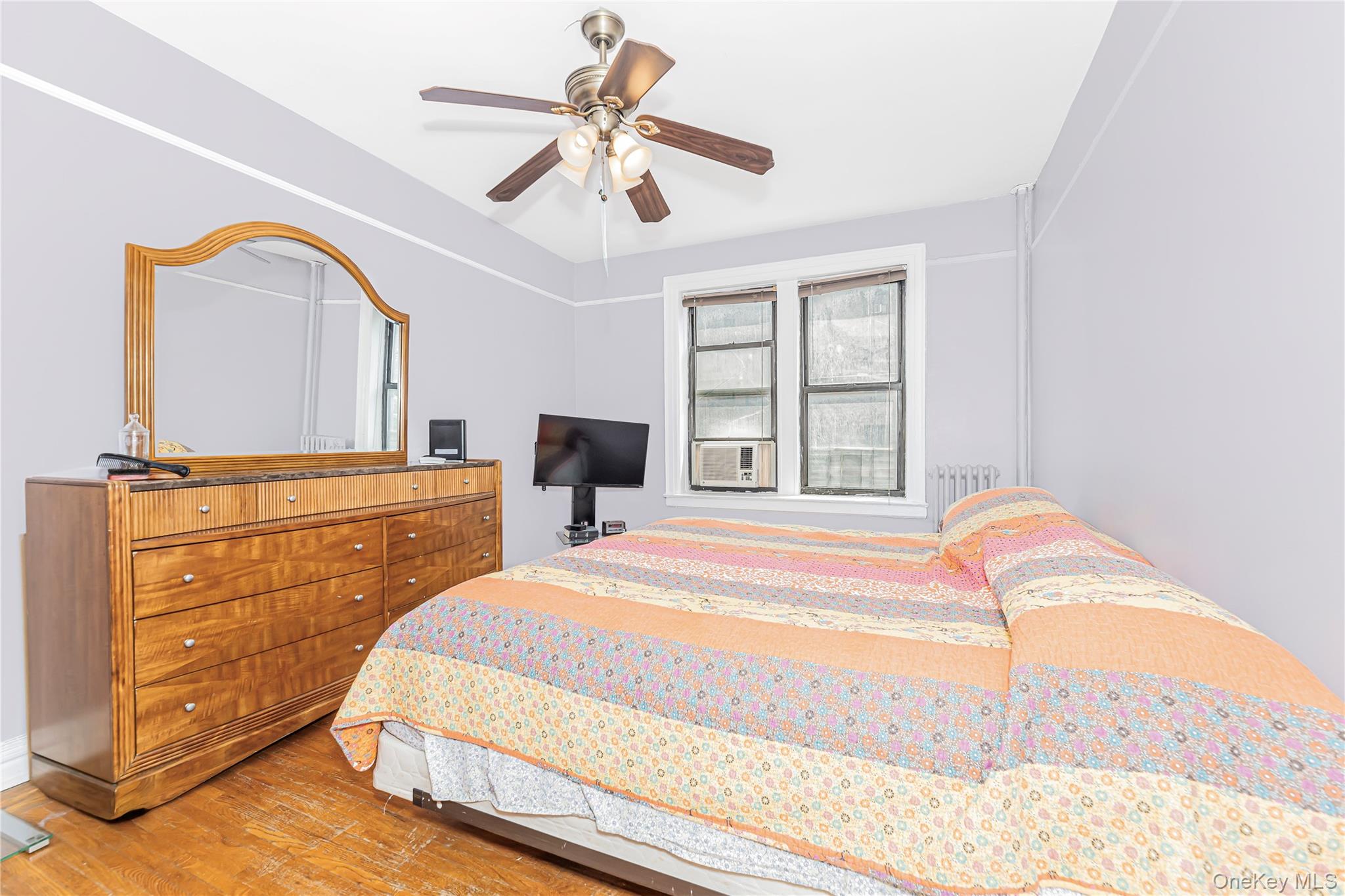 2187 Holland Avenue # 2J, Bronx, NY 10462