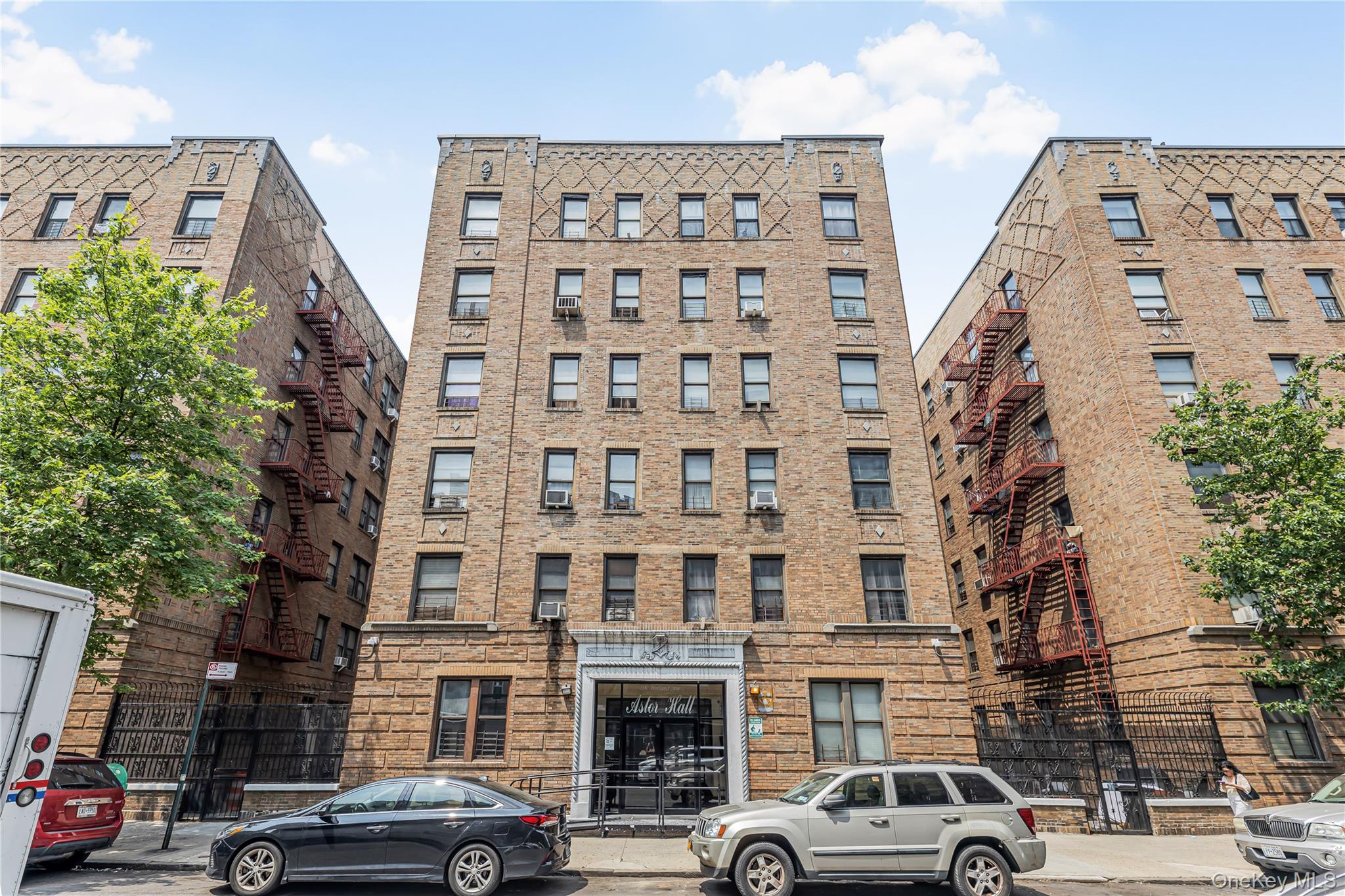 2187 Holland Avenue # 2J, Bronx, NY 10462