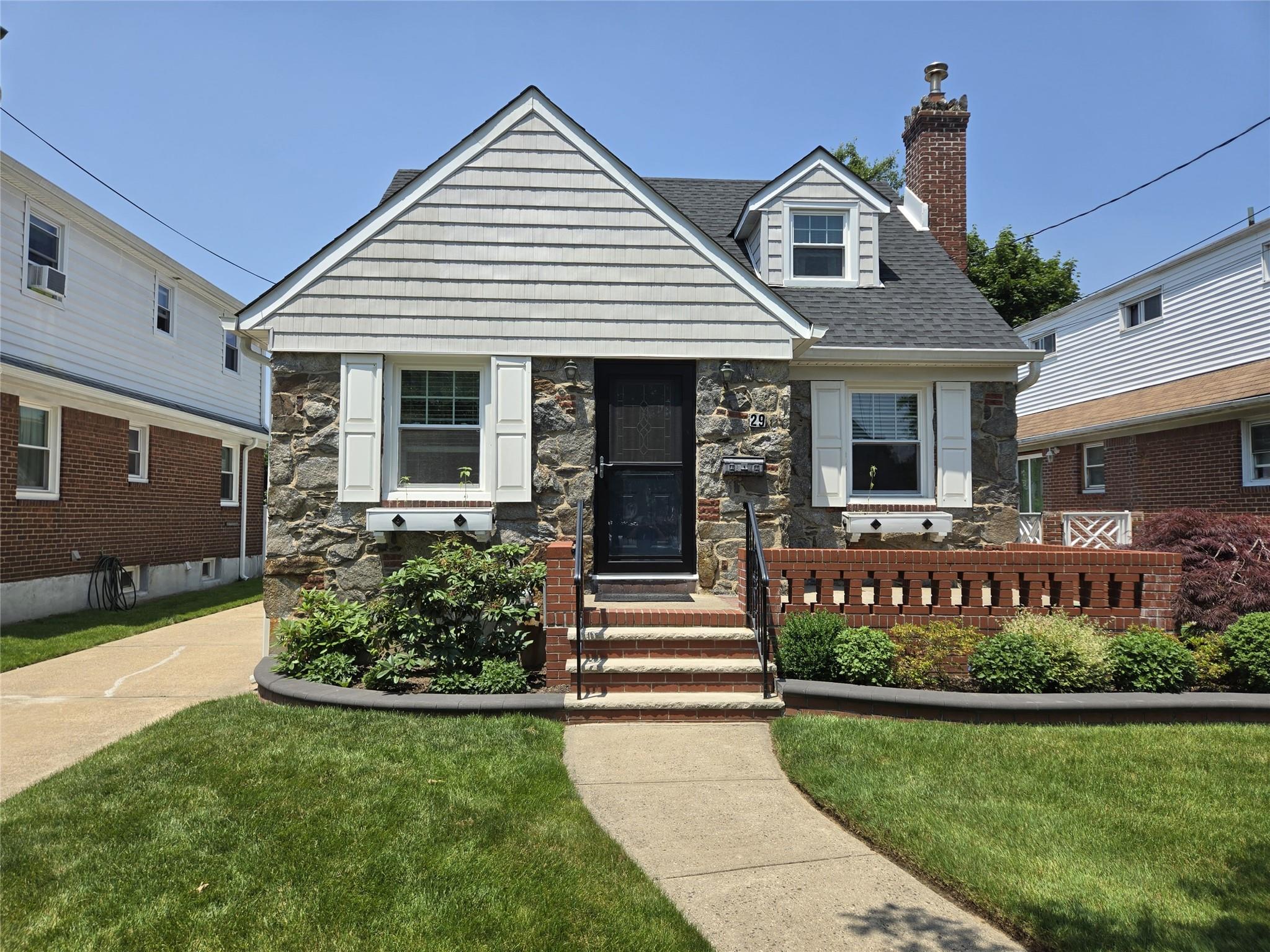 29 Irving Street, Valley Stream, NY 11580
