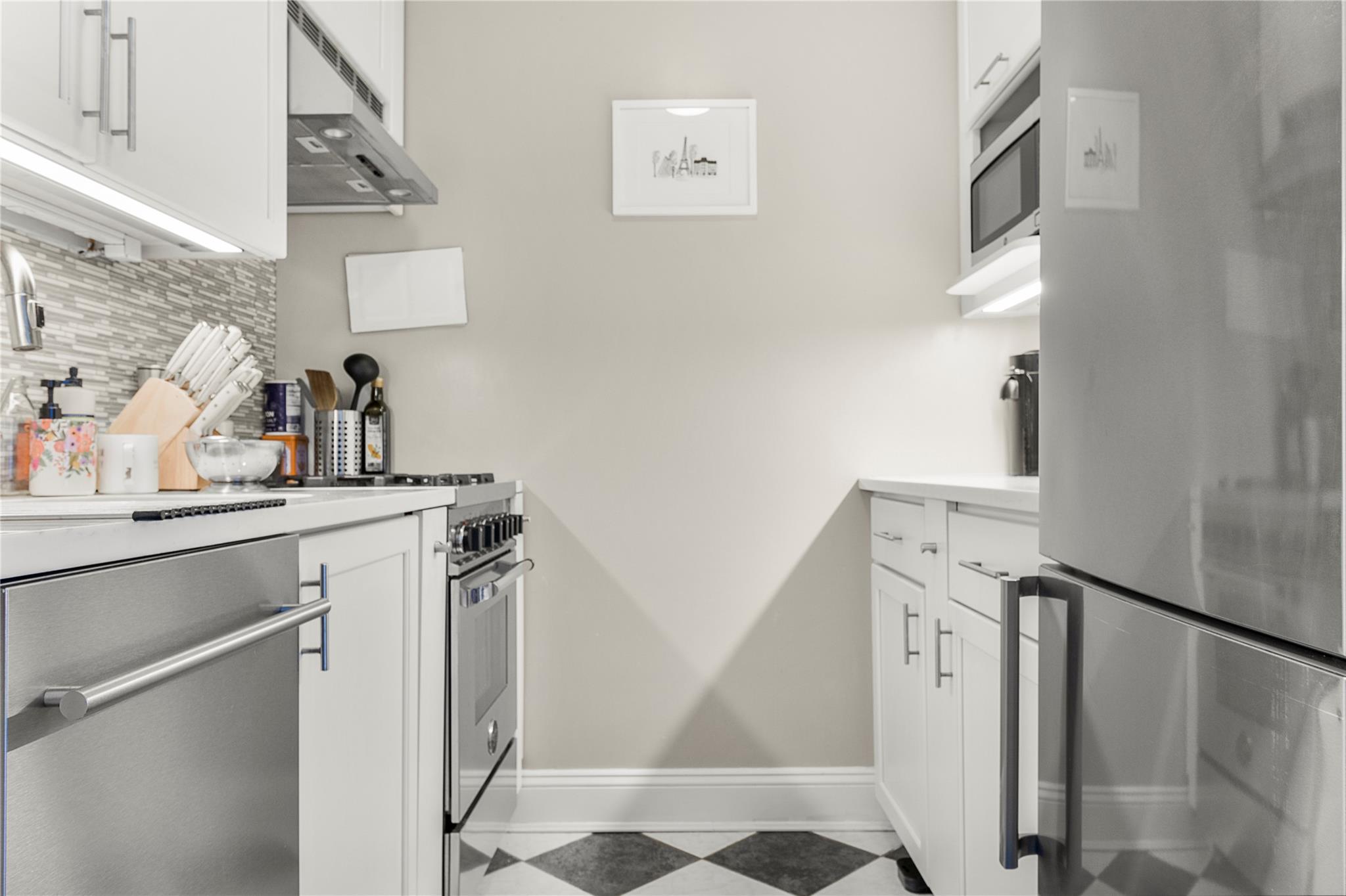 210 E 63rd Street # 10E, New York (Manhattan), NY 10065