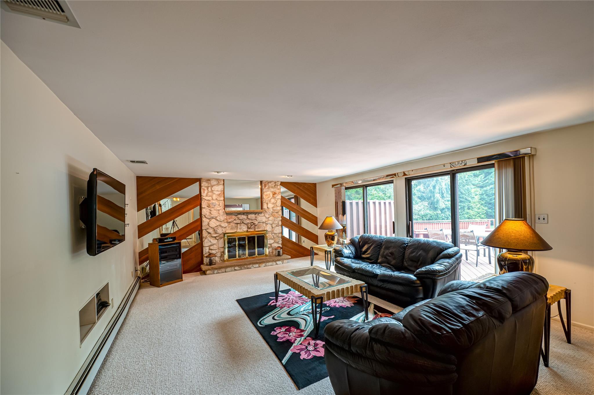 4 Candlelight Court, Smithtown, NY 11787
